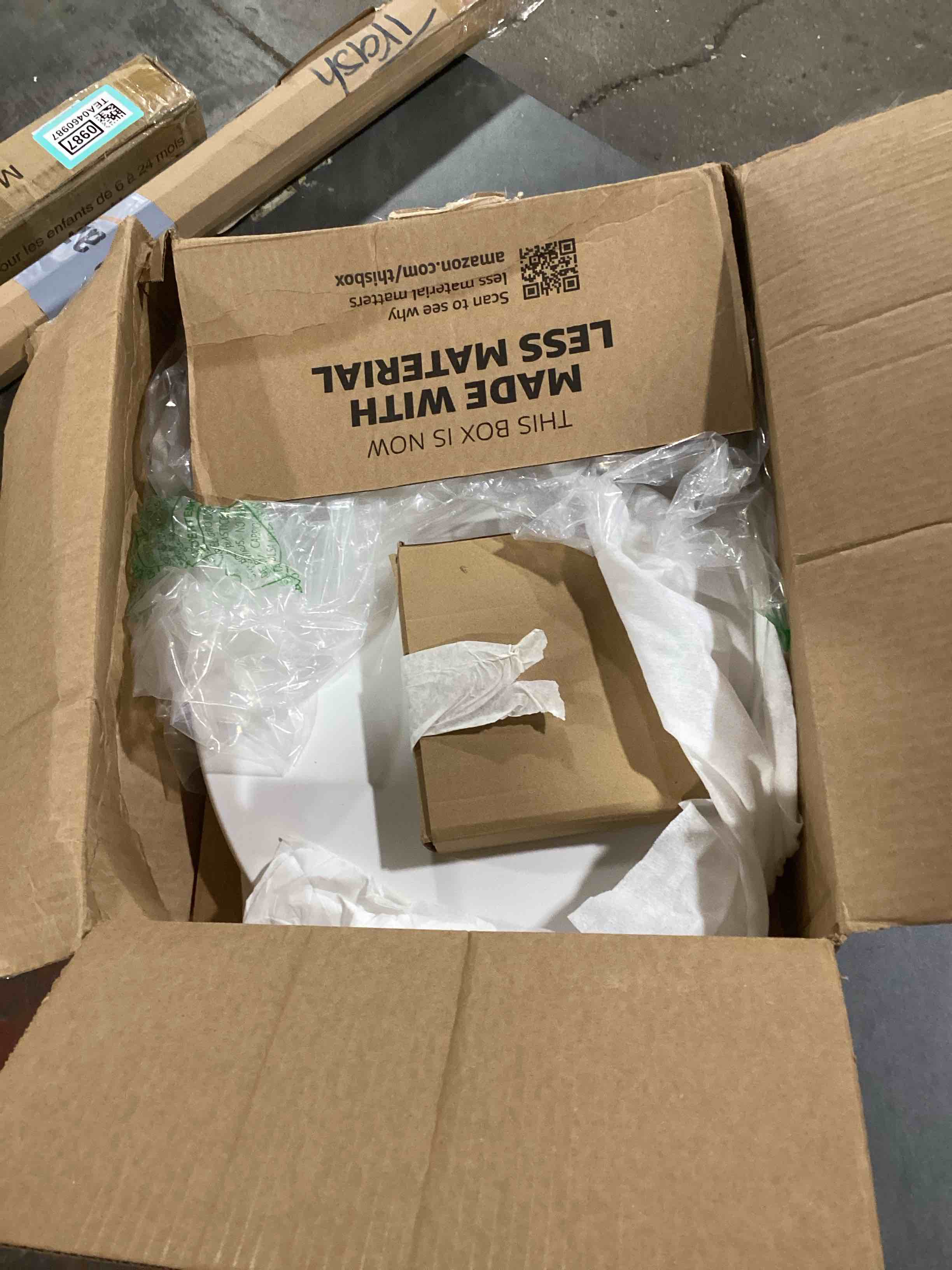 https://s3.amazonaws.com/lotting-images-prod/bidfta/TEA0460984_1730145230192.jpeg