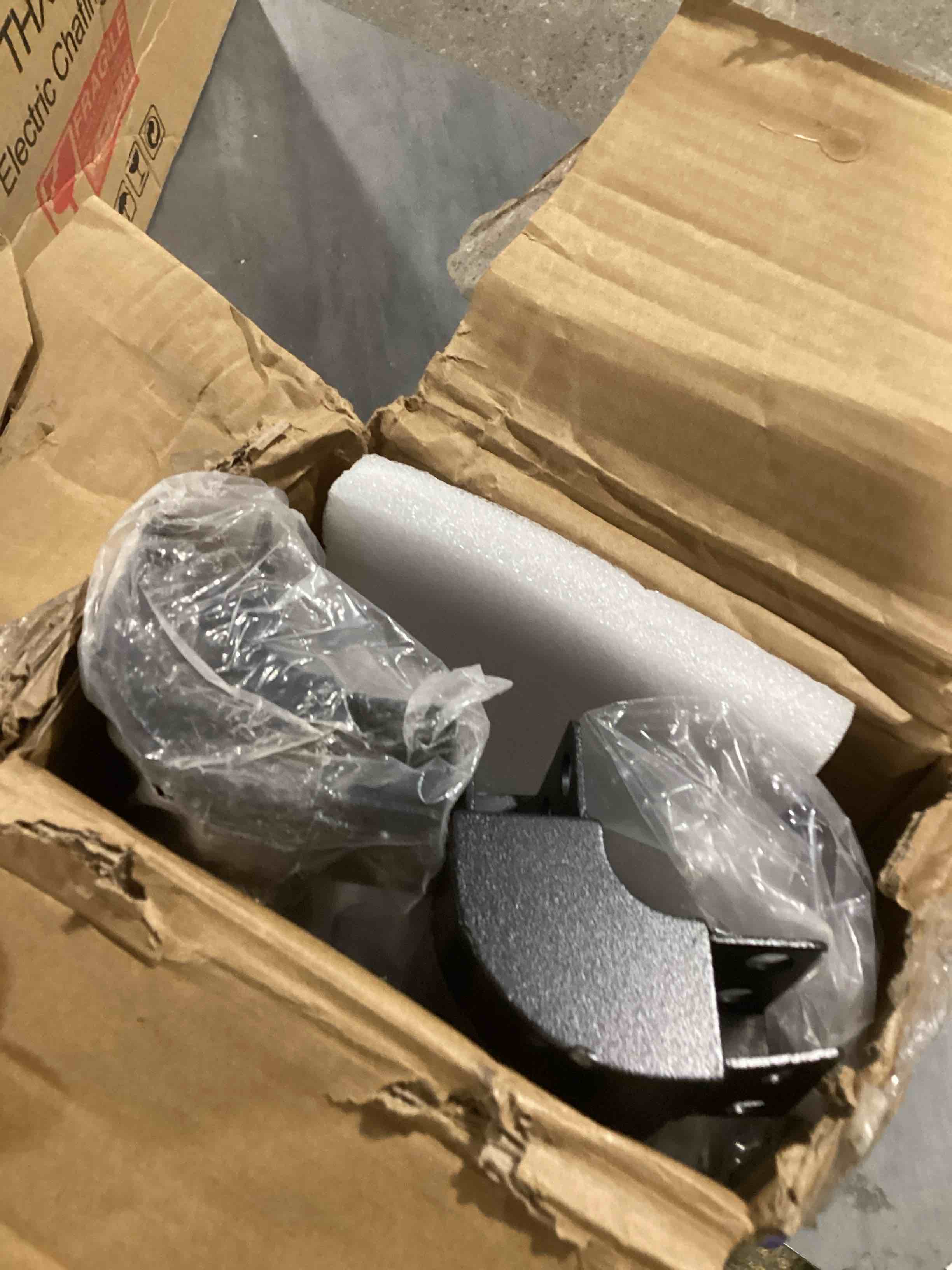 https://s3.amazonaws.com/lotting-images-prod/bidfta/TEA0460996_1730143096125.jpeg
