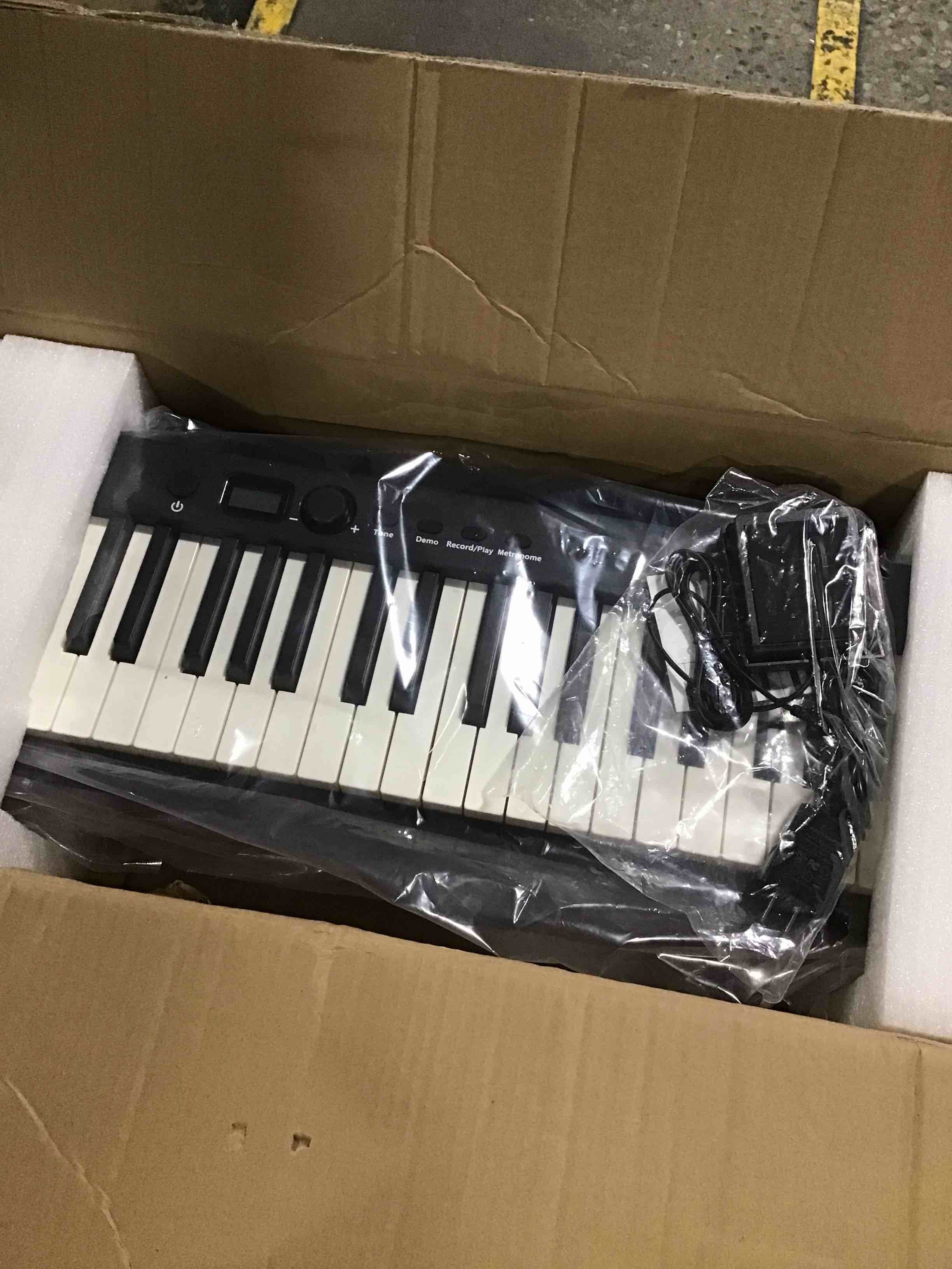https://s3.amazonaws.com/lotting-images-prod/bidfta/TEA0461320_1729776464743.jpeg