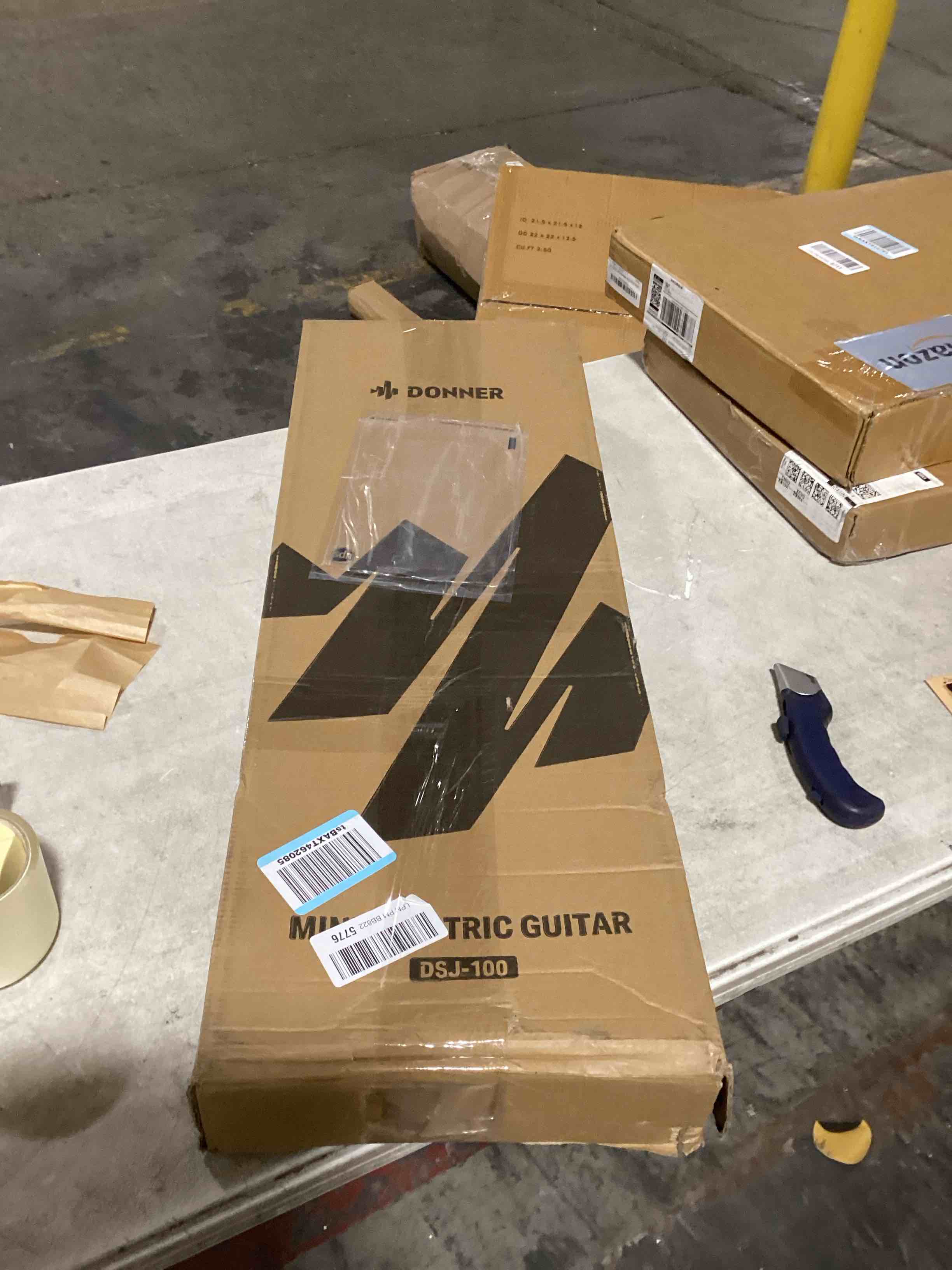 https://s3.amazonaws.com/lotting-images-prod/bidfta/TEA0464110_1730738088627.jpeg