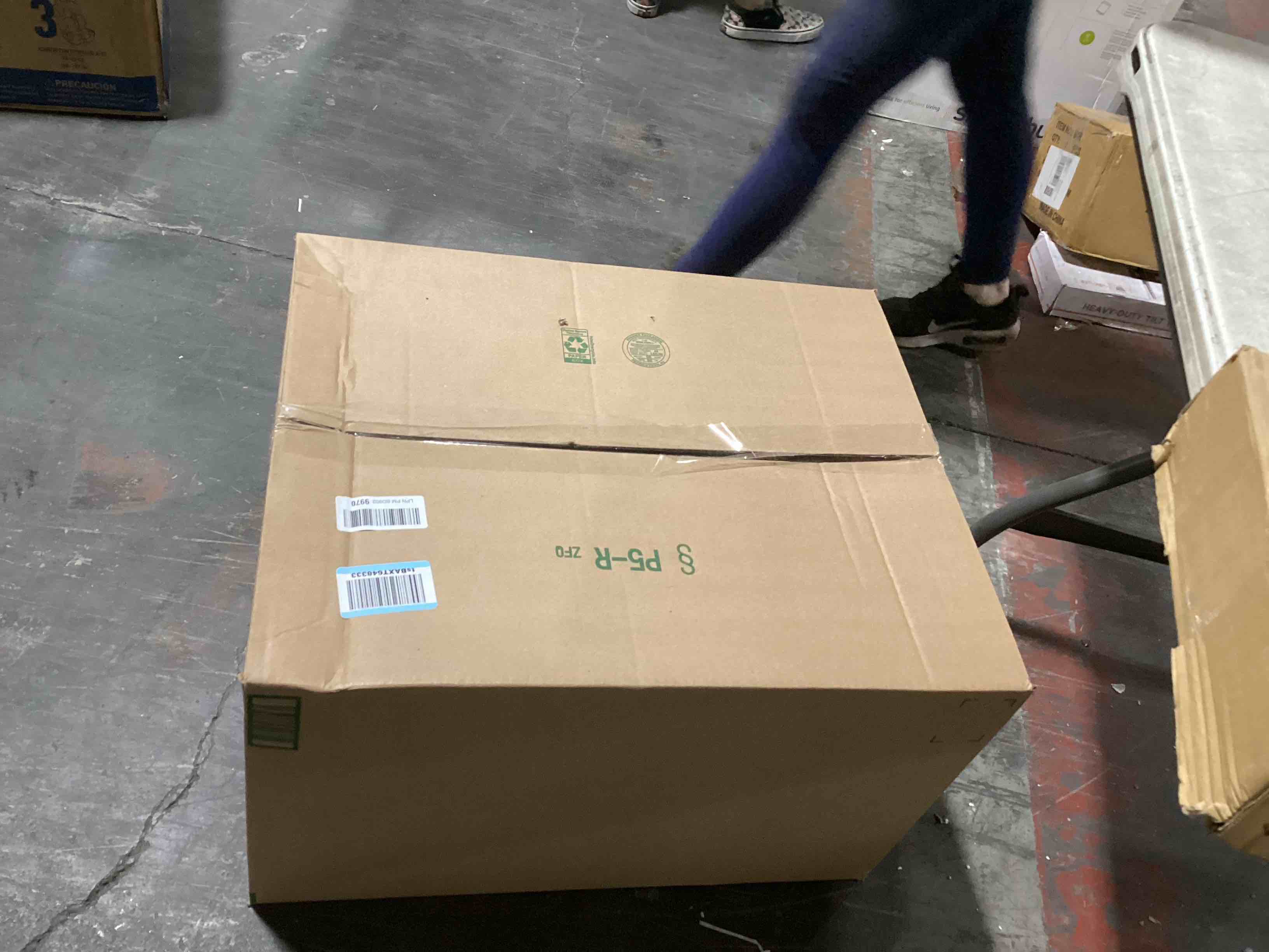 https://s3.amazonaws.com/lotting-images-prod/bidfta/TEA0464112_1730737545227.jpeg