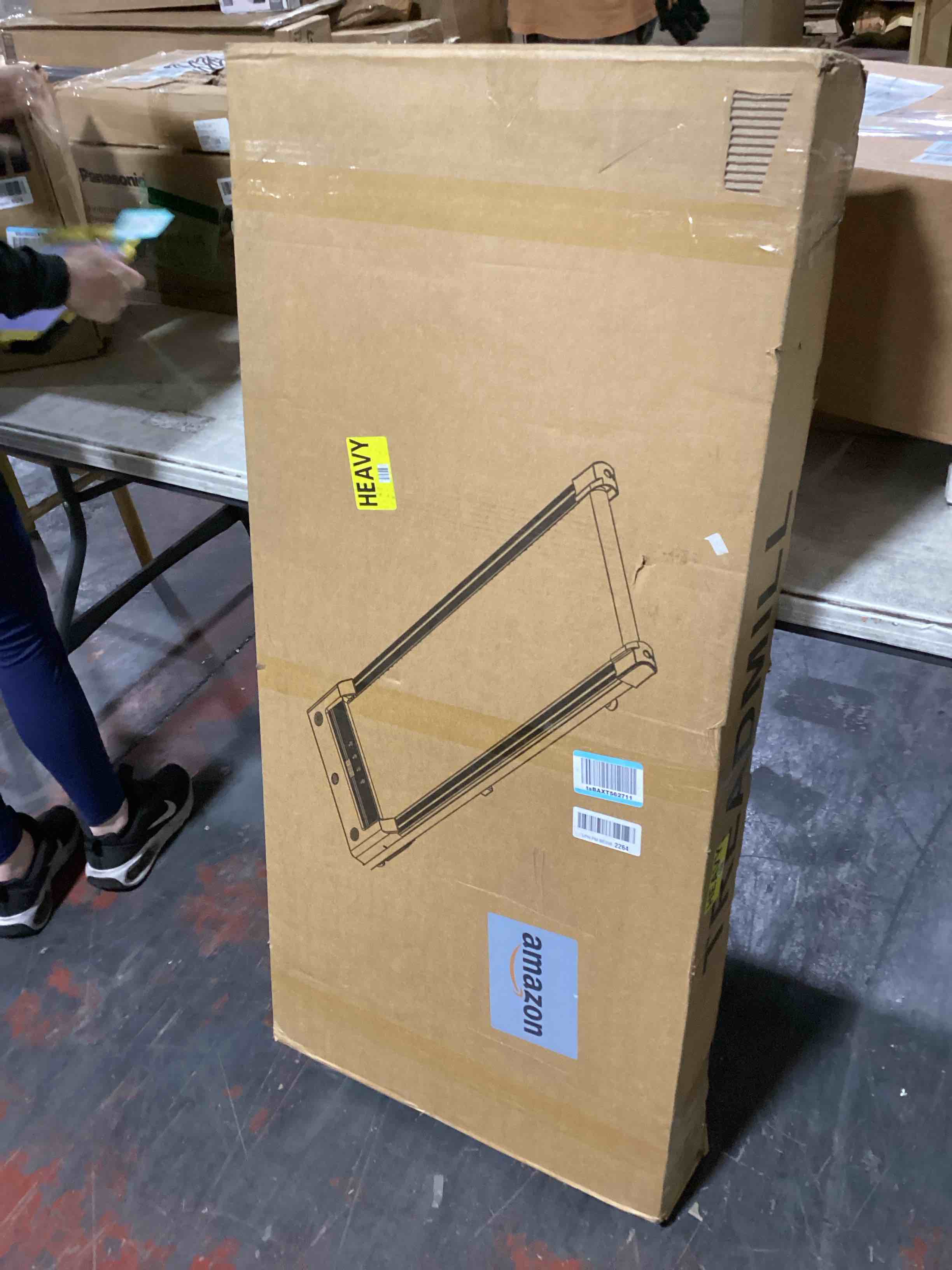 https://s3.amazonaws.com/lotting-images-prod/bidfta/TEA0464158_1730734482101.jpeg