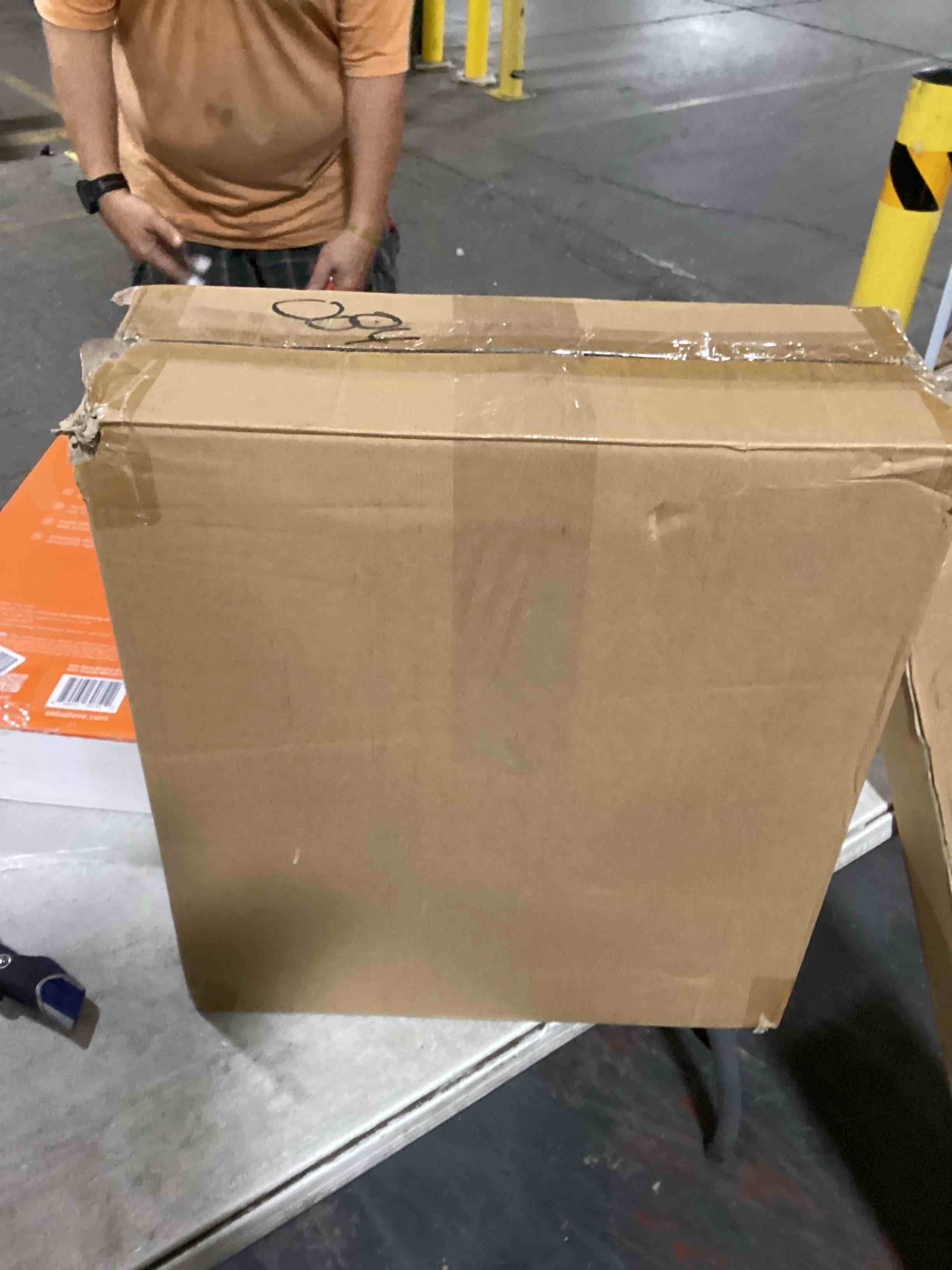 https://s3.amazonaws.com/lotting-images-prod/bidfta/TEA0464165_1730733816489.jpeg