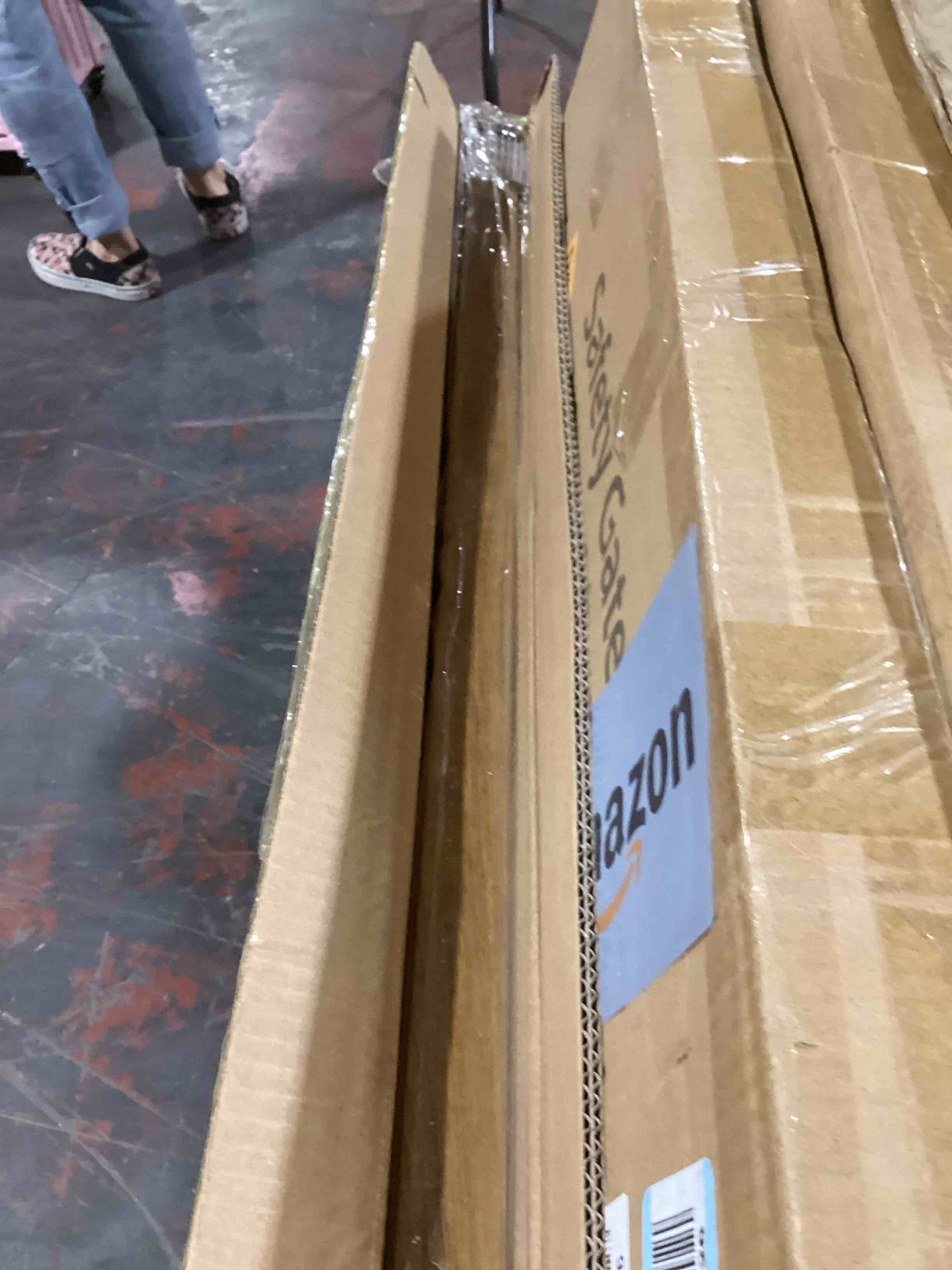 https://s3.amazonaws.com/lotting-images-prod/bidfta/TEA0464225_1730729071913.jpeg