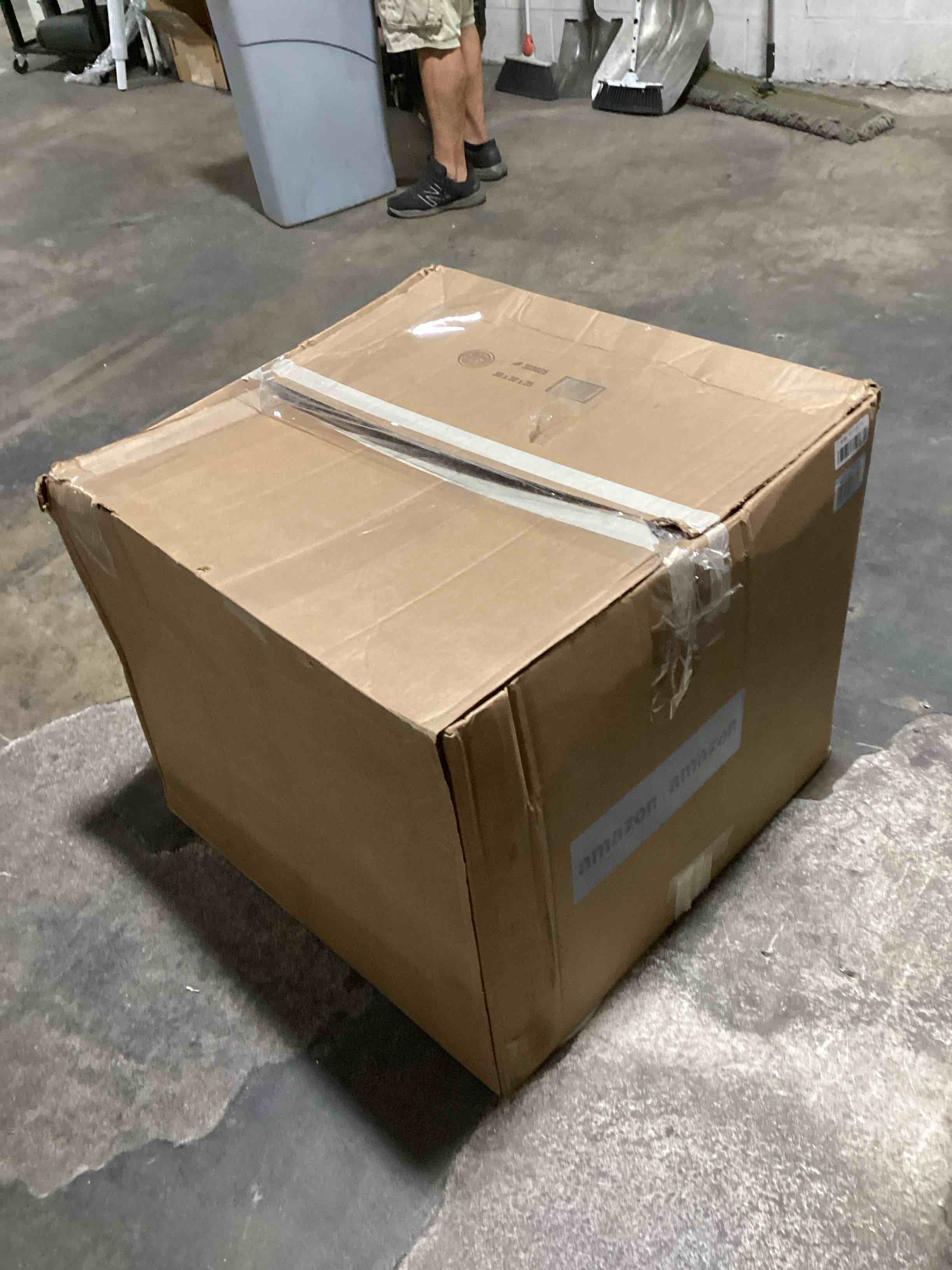 https://s3.amazonaws.com/lotting-images-prod/bidfta/TEA0464892_1730376140026.jpeg