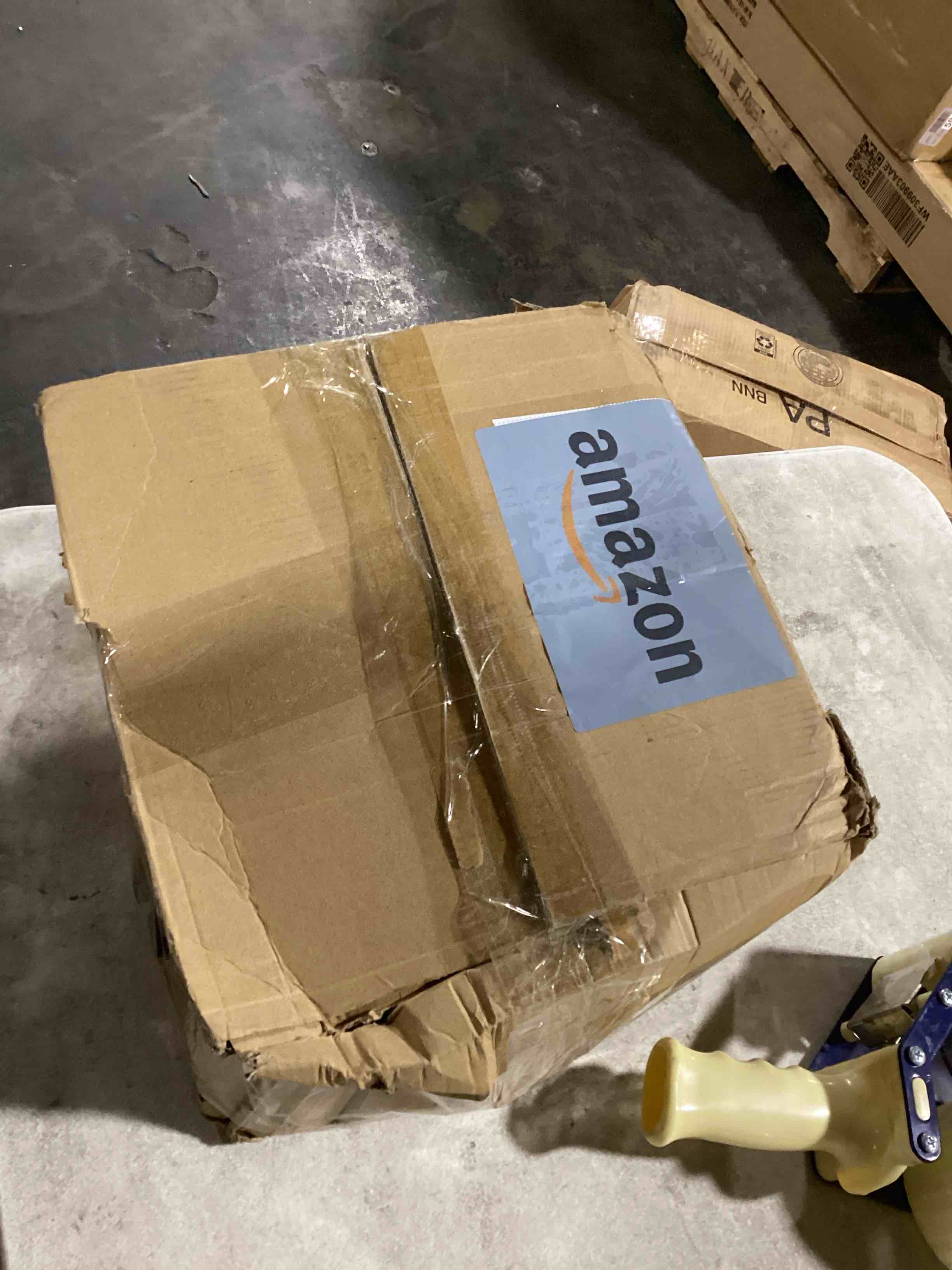 https://s3.amazonaws.com/lotting-images-prod/bidfta/TEA0465608_1730141891975.jpeg