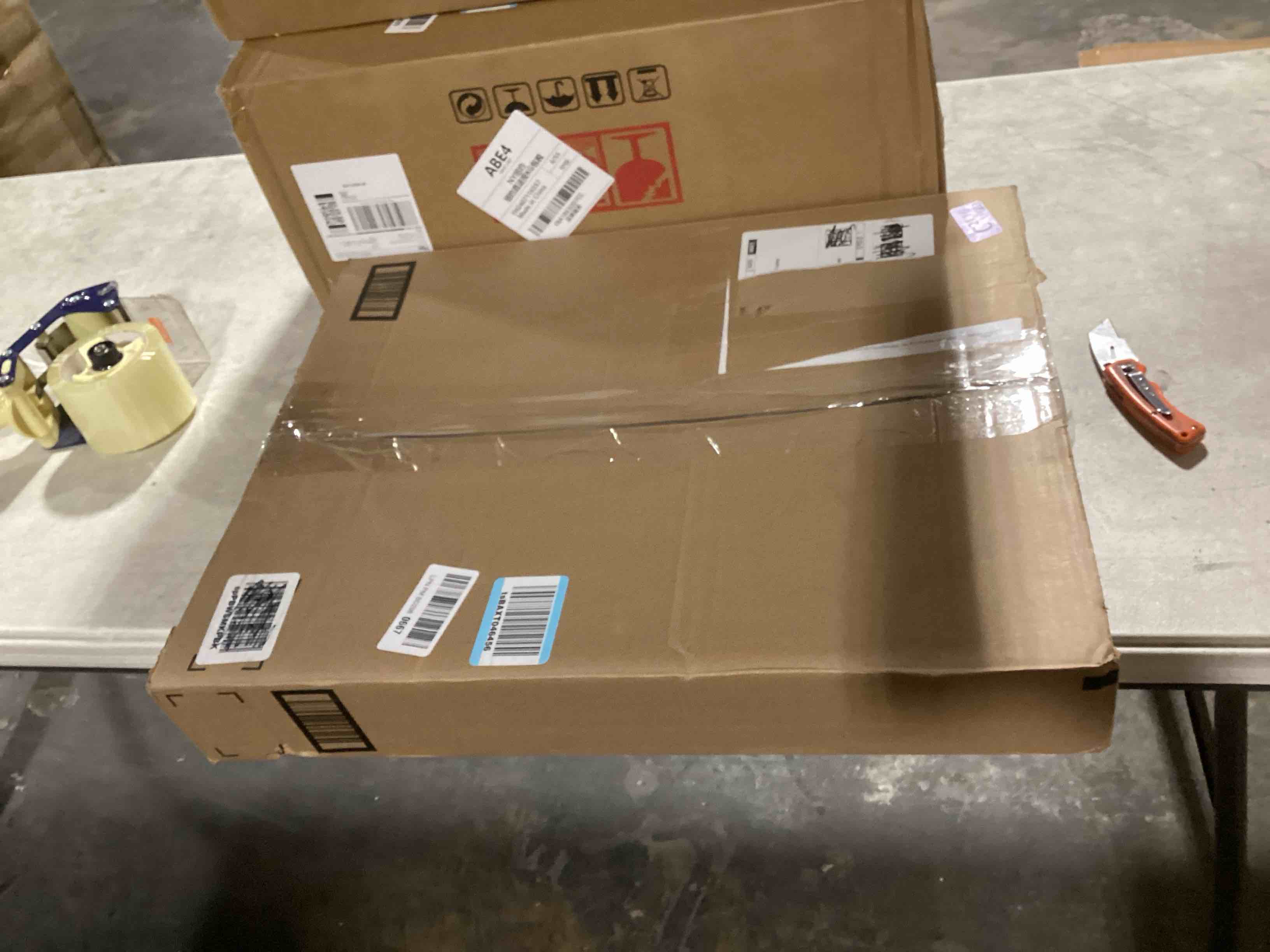 https://s3.amazonaws.com/lotting-images-prod/bidfta/TEA0465655_1730137117705.jpeg