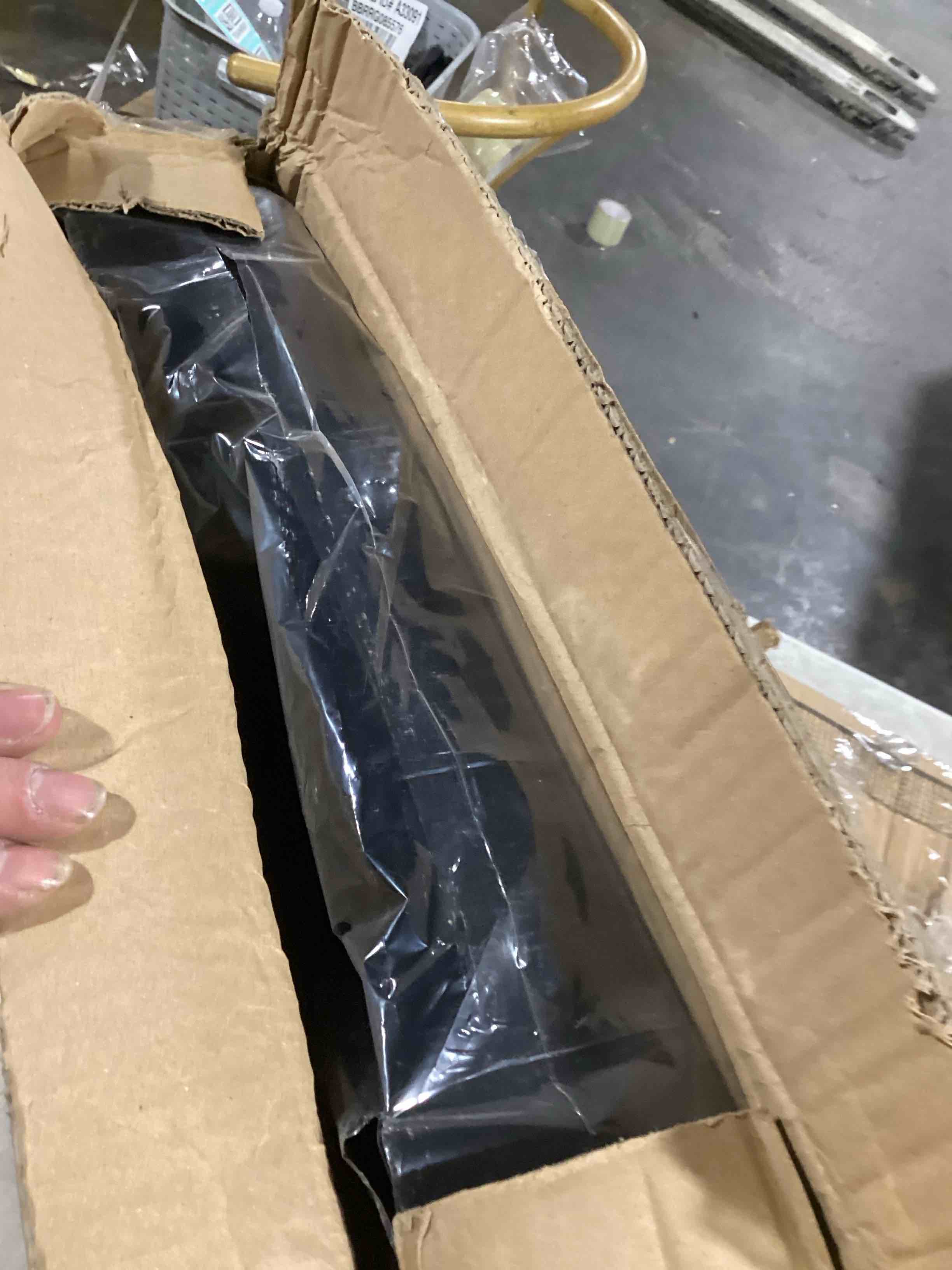 https://s3.amazonaws.com/lotting-images-prod/bidfta/TEA0465656_1730136965080.jpeg