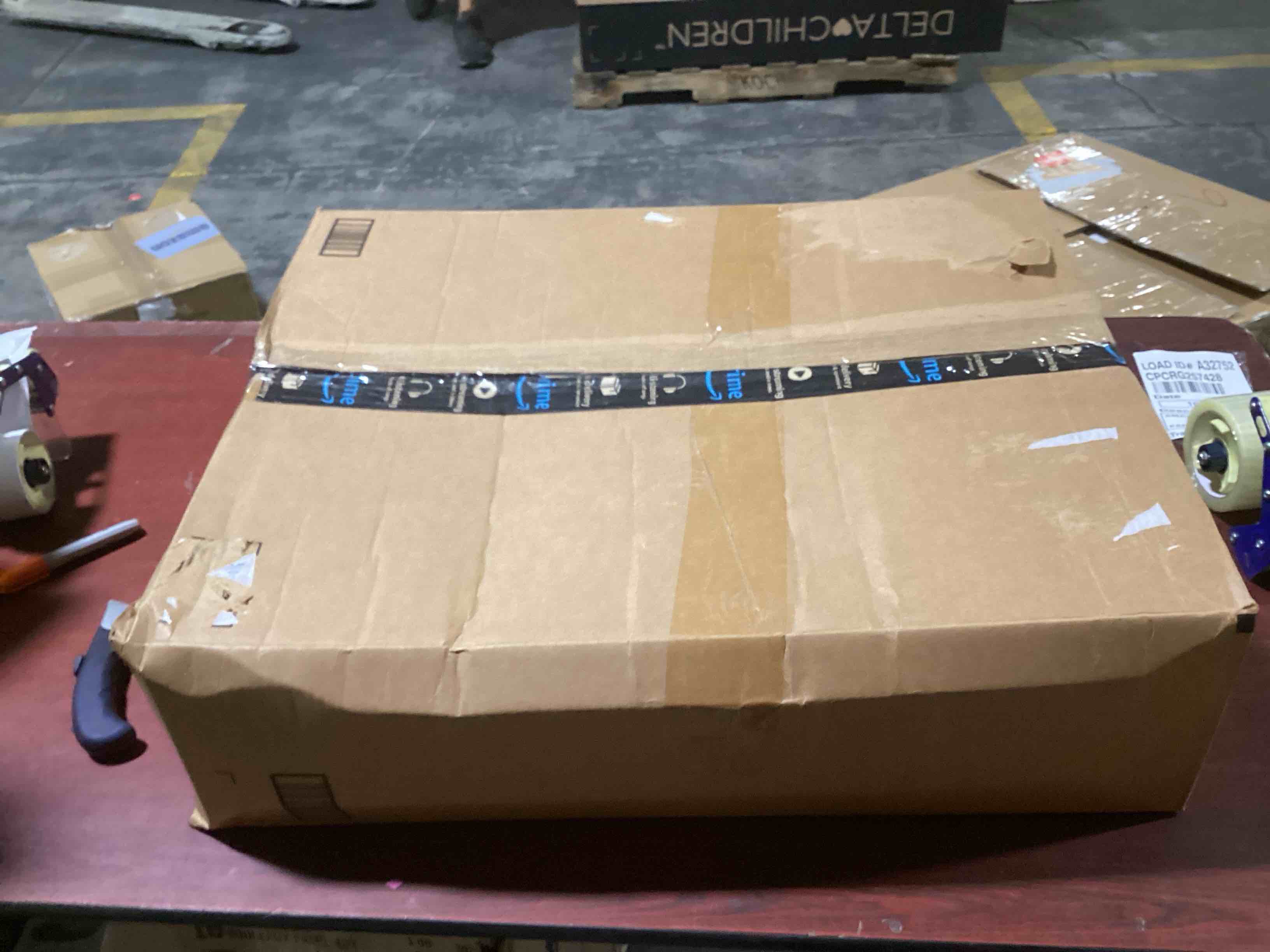 https://s3.amazonaws.com/lotting-images-prod/bidfta/TEA0465792_1730126712874.jpeg