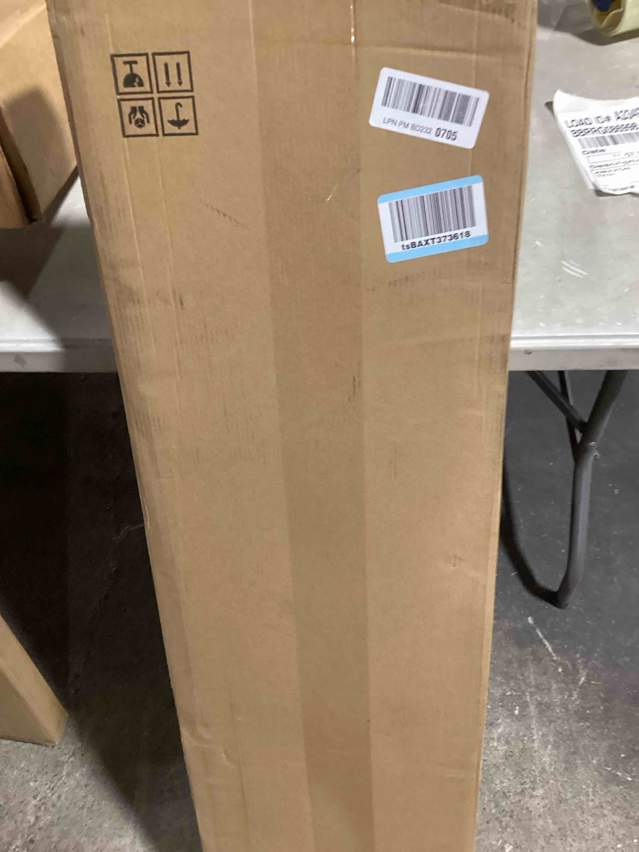 https://s3.amazonaws.com/lotting-images-prod/bidfta/TEA0466256_1730994960324.jpeg