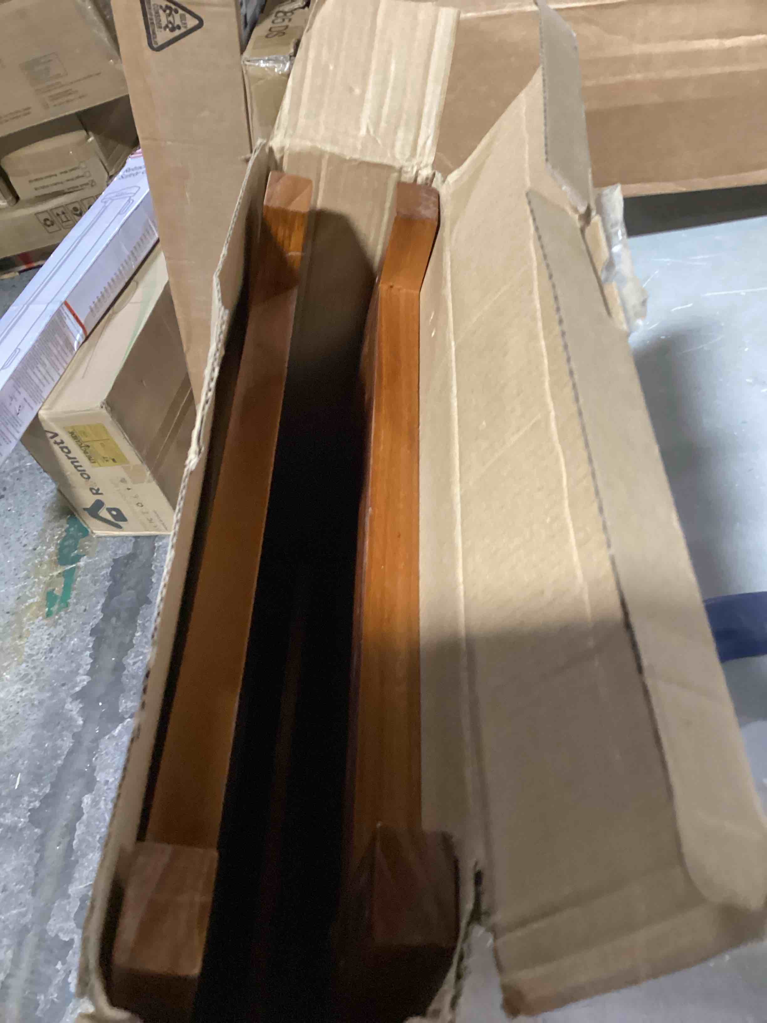 https://s3.amazonaws.com/lotting-images-prod/bidfta/TEA0466256_1730994984696.jpeg