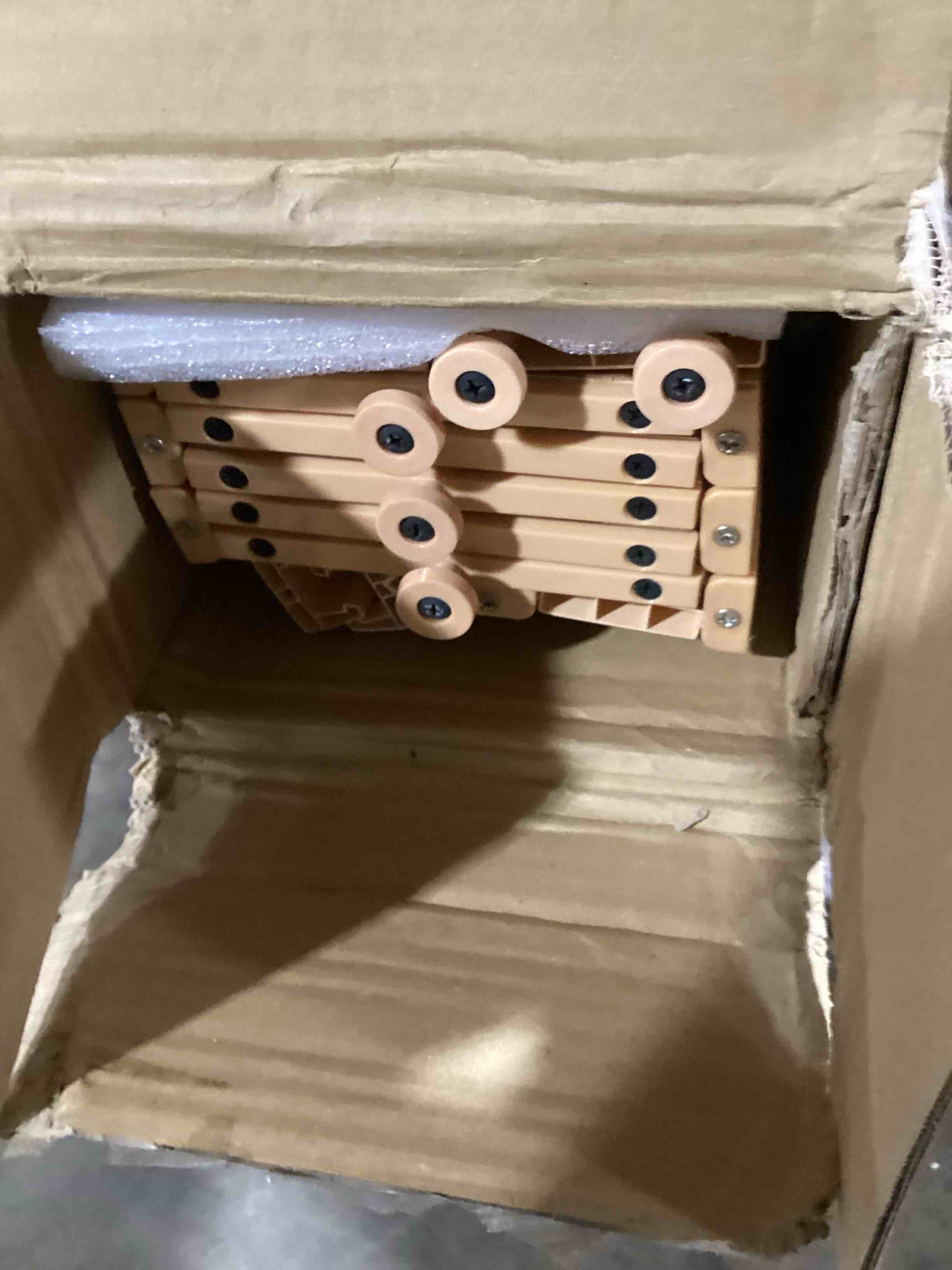 https://s3.amazonaws.com/lotting-images-prod/bidfta/TEA0466478_1730828542858.jpeg
