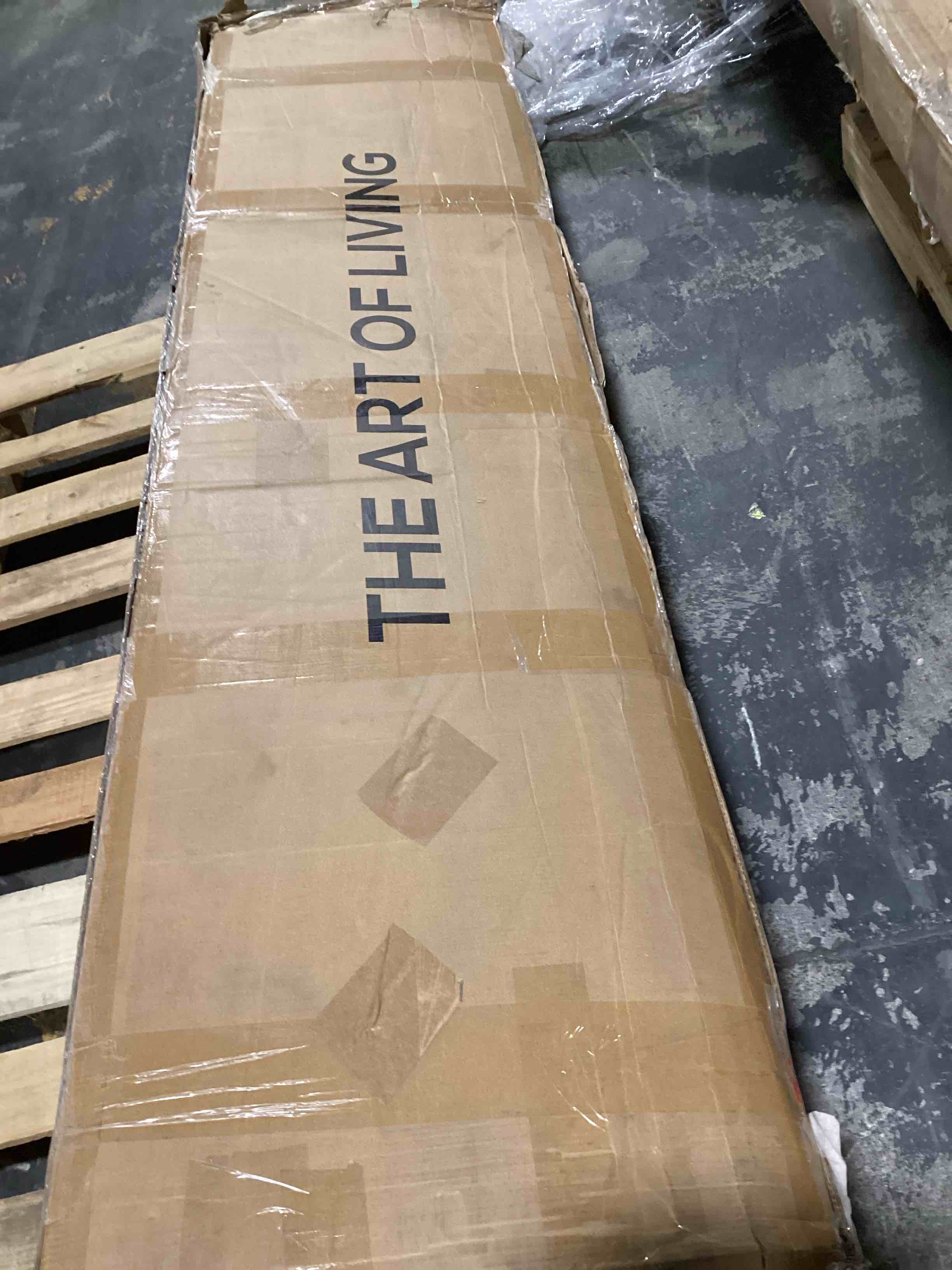 https://s3.amazonaws.com/lotting-images-prod/bidfta/TEA0466566_1730895923323.jpeg