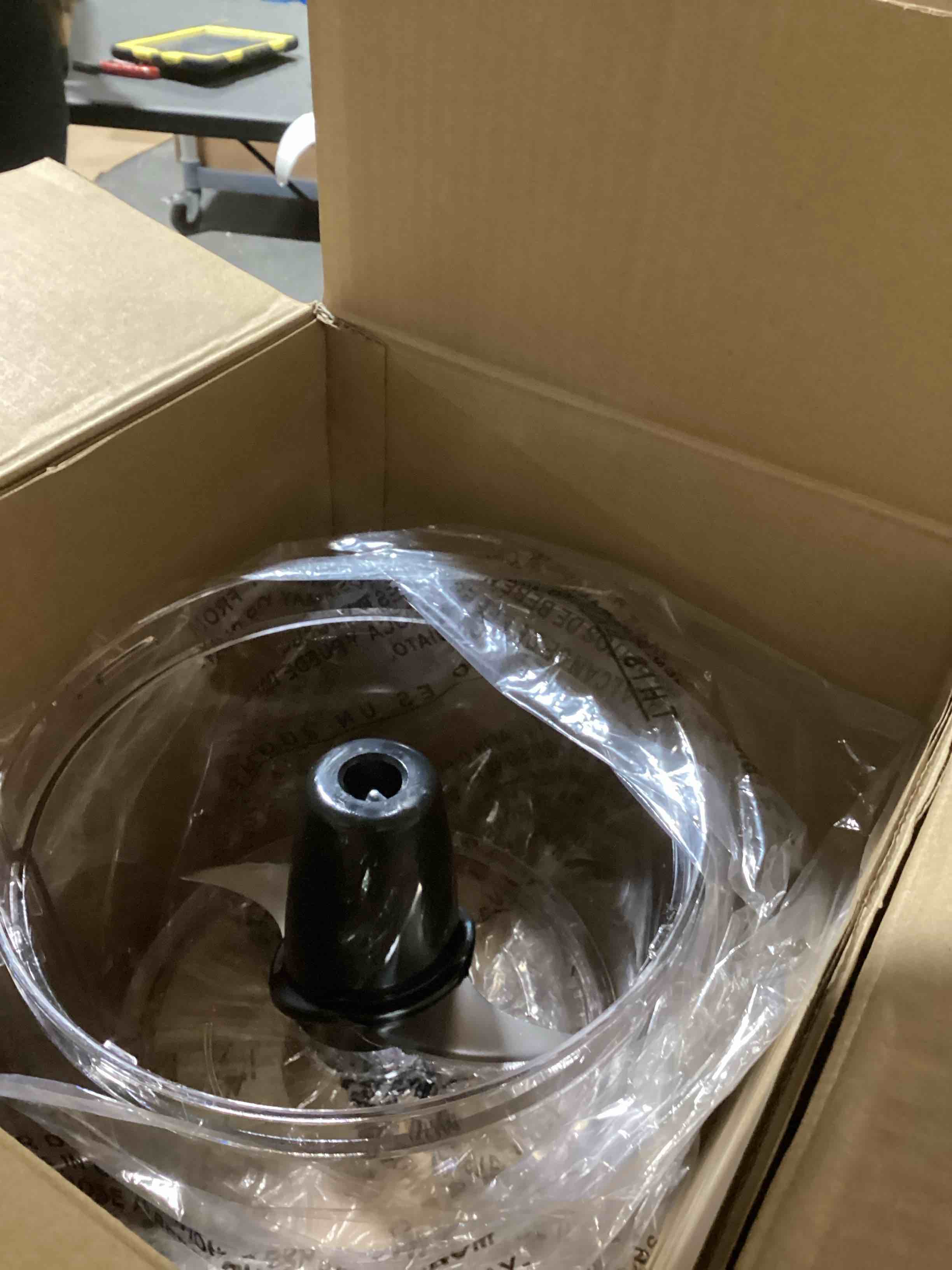 https://s3.amazonaws.com/lotting-images-prod/bidfta/TEA0466897_1730389618645.jpeg