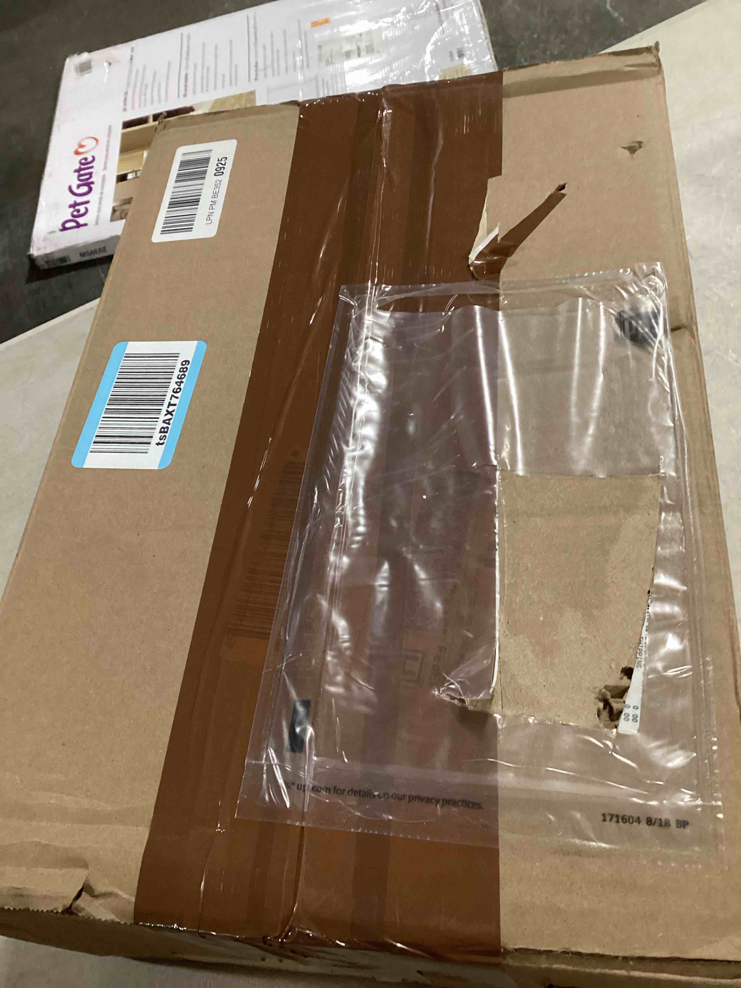 https://s3.amazonaws.com/lotting-images-prod/bidfta/TEA0467189_1730310195835.jpeg