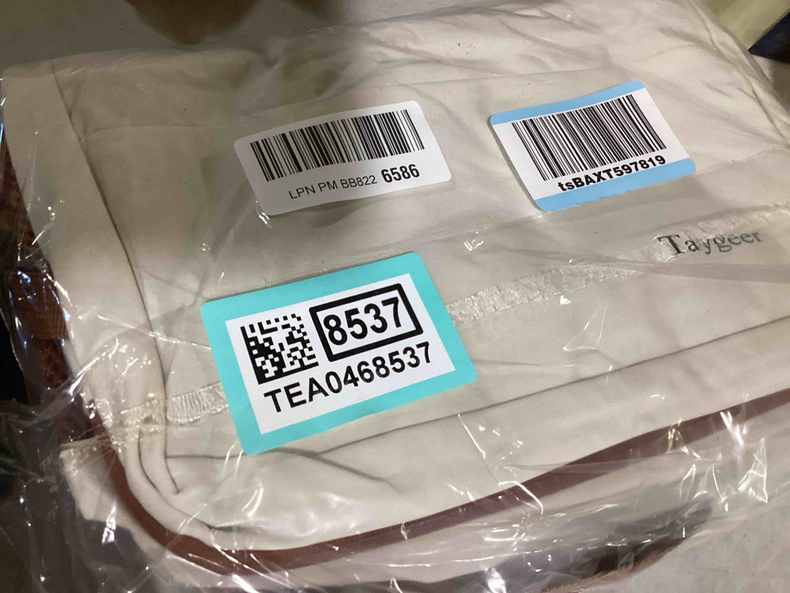 https://s3.amazonaws.com/lotting-images-prod/bidfta/TEA0468537_1731335208291.jpeg