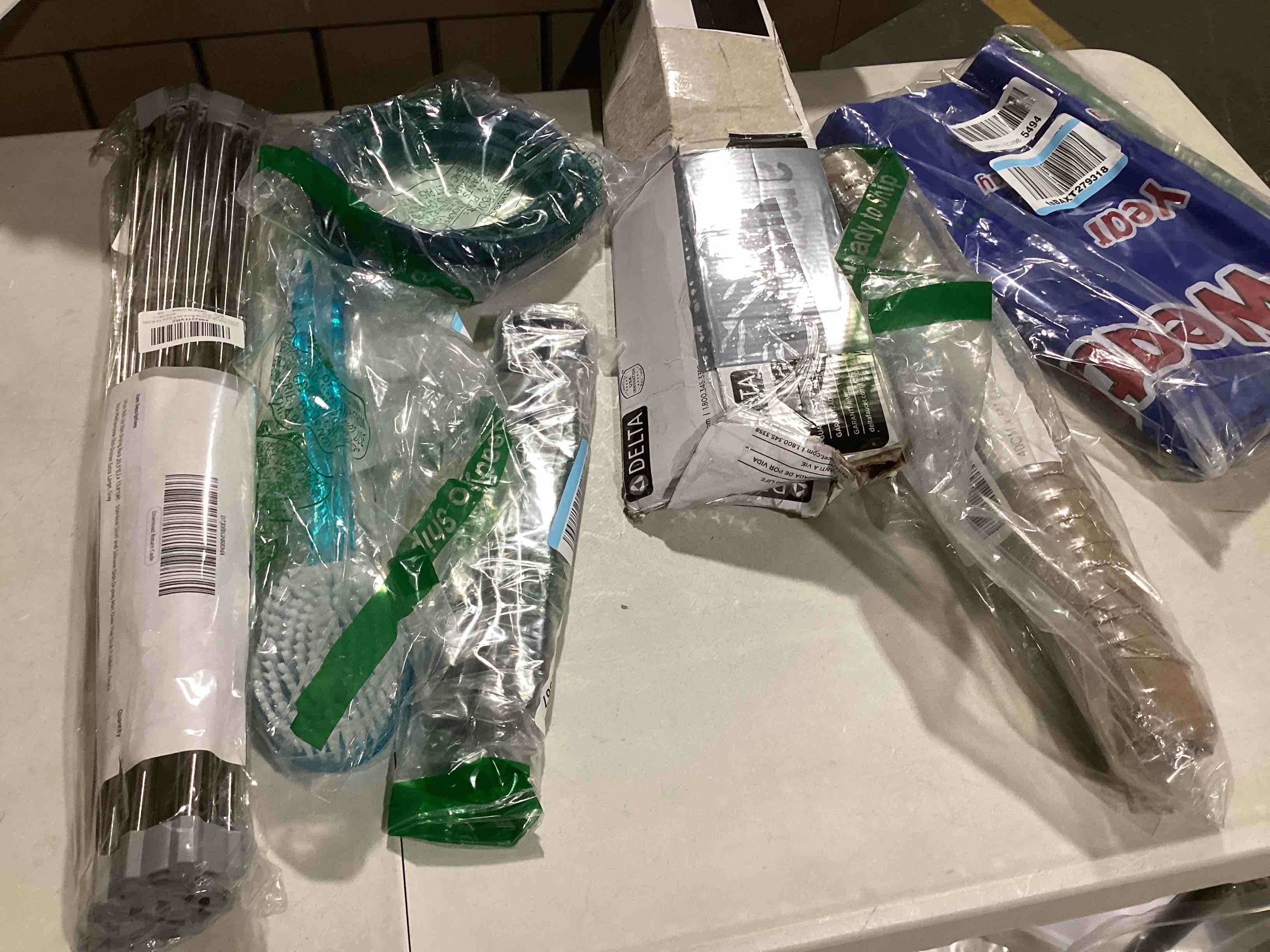 Assorted Home Improvement Lot (Home Accessories, Decorations etc.)