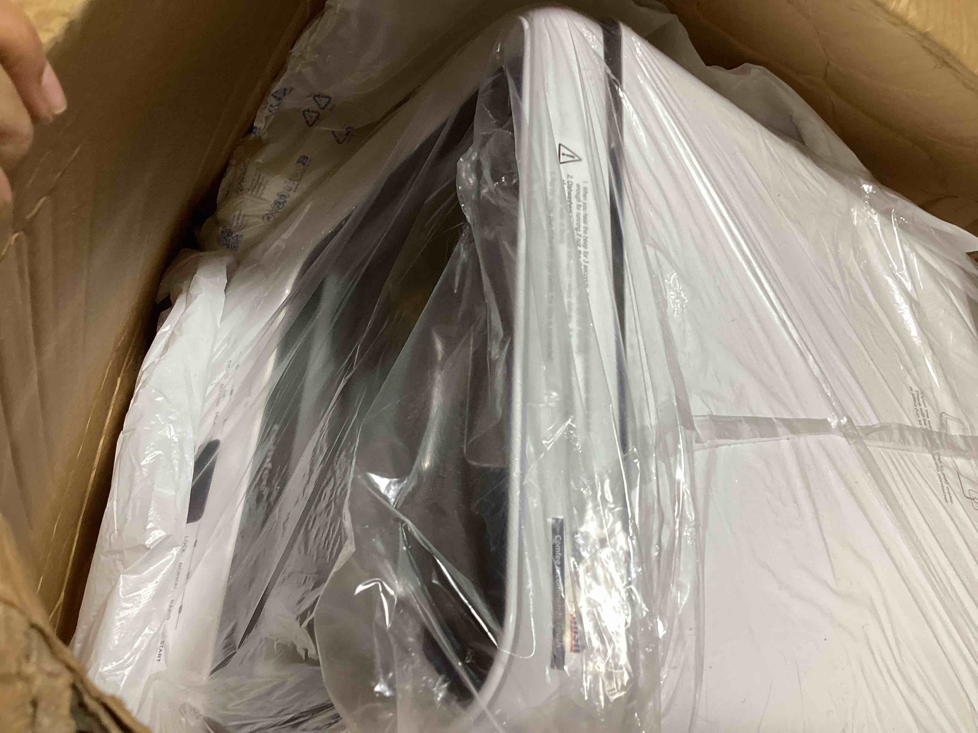 https://s3.amazonaws.com/lotting-images-prod/bidfta/TEA0469115_1730745547980.jpeg