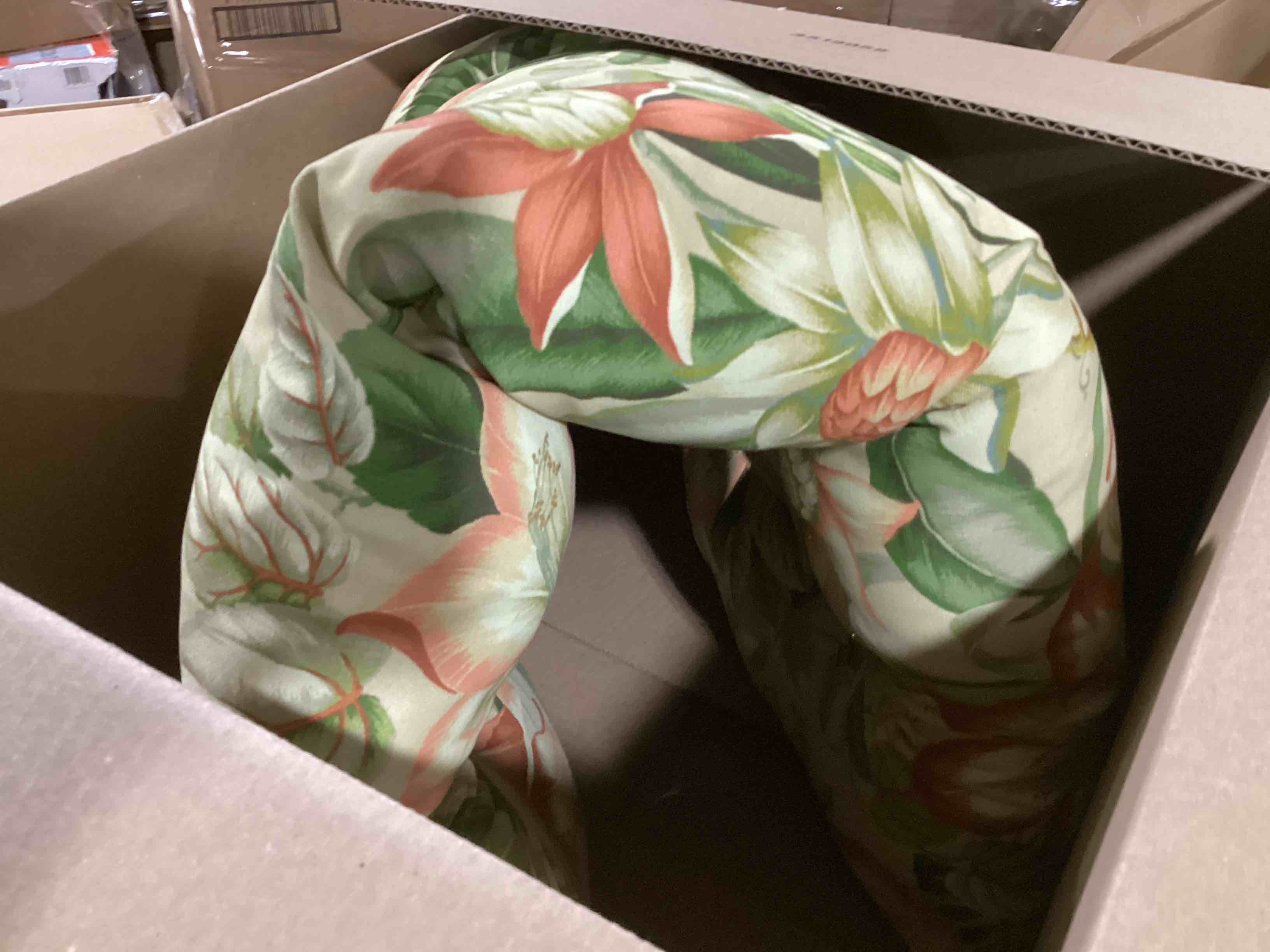 https://s3.amazonaws.com/lotting-images-prod/bidfta/TEA0469523_1730479234125.jpeg