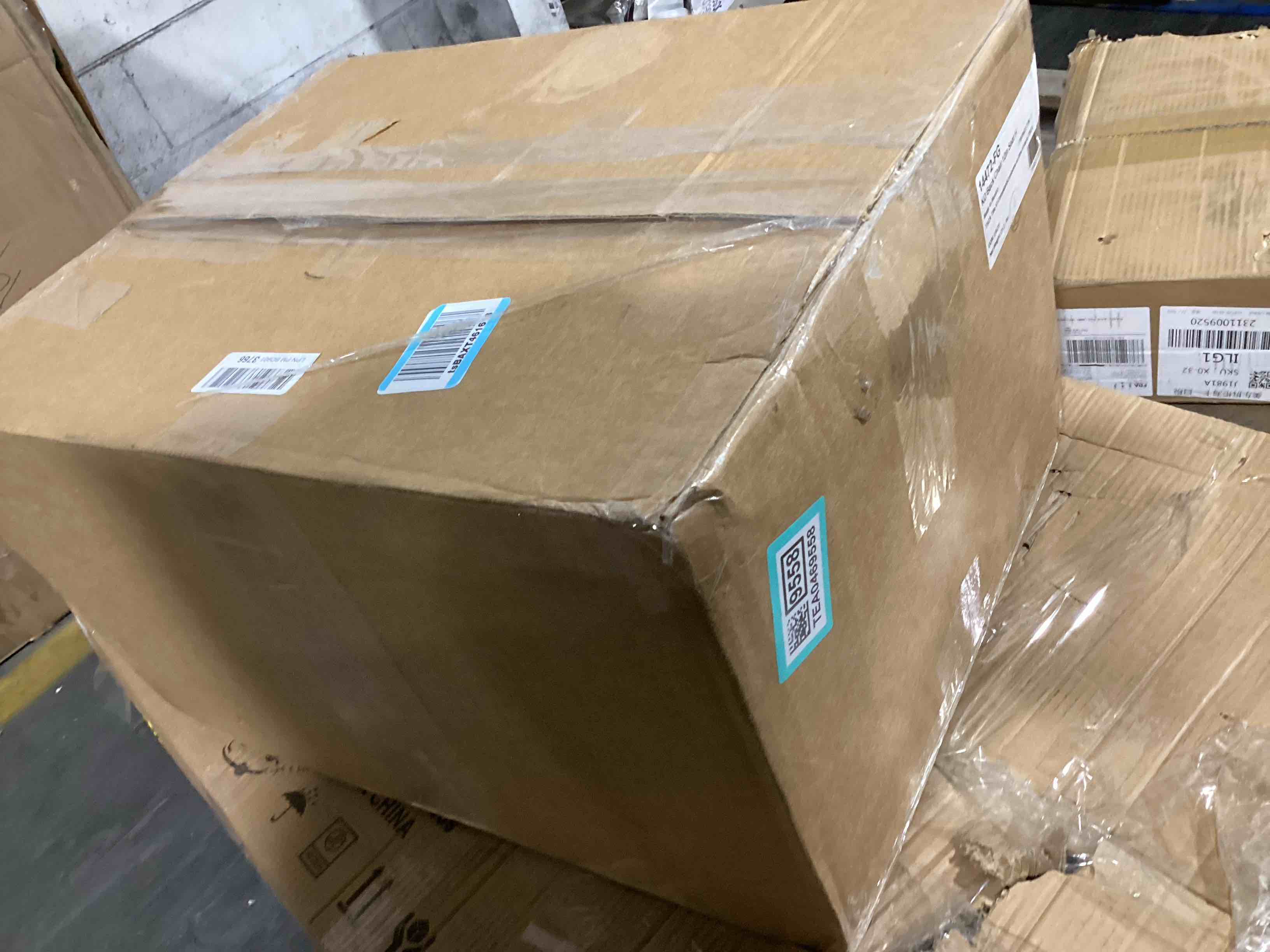 https://s3.amazonaws.com/lotting-images-prod/bidfta/TEA0469558_1730473706647.jpeg