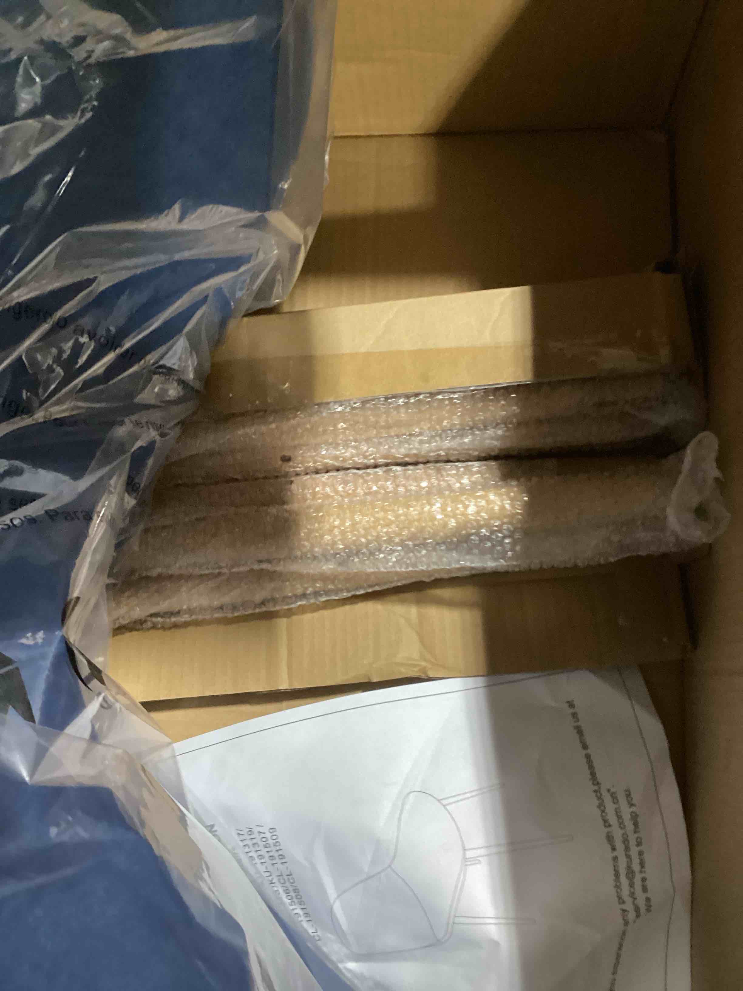 https://s3.amazonaws.com/lotting-images-prod/bidfta/TEA0469733_1730396595865.jpeg