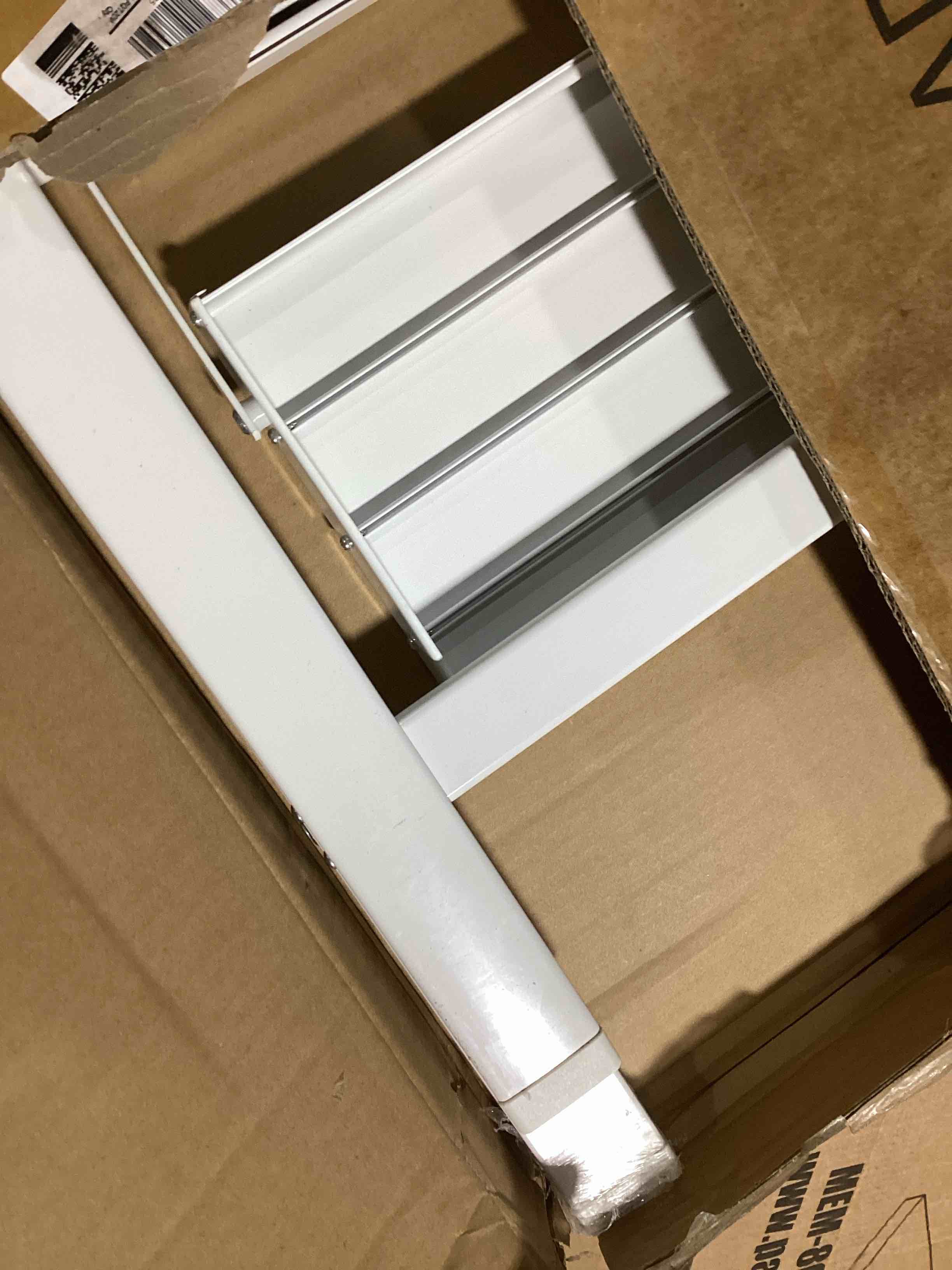 https://s3.amazonaws.com/lotting-images-prod/bidfta/TEA0470813_1731349459814.jpeg