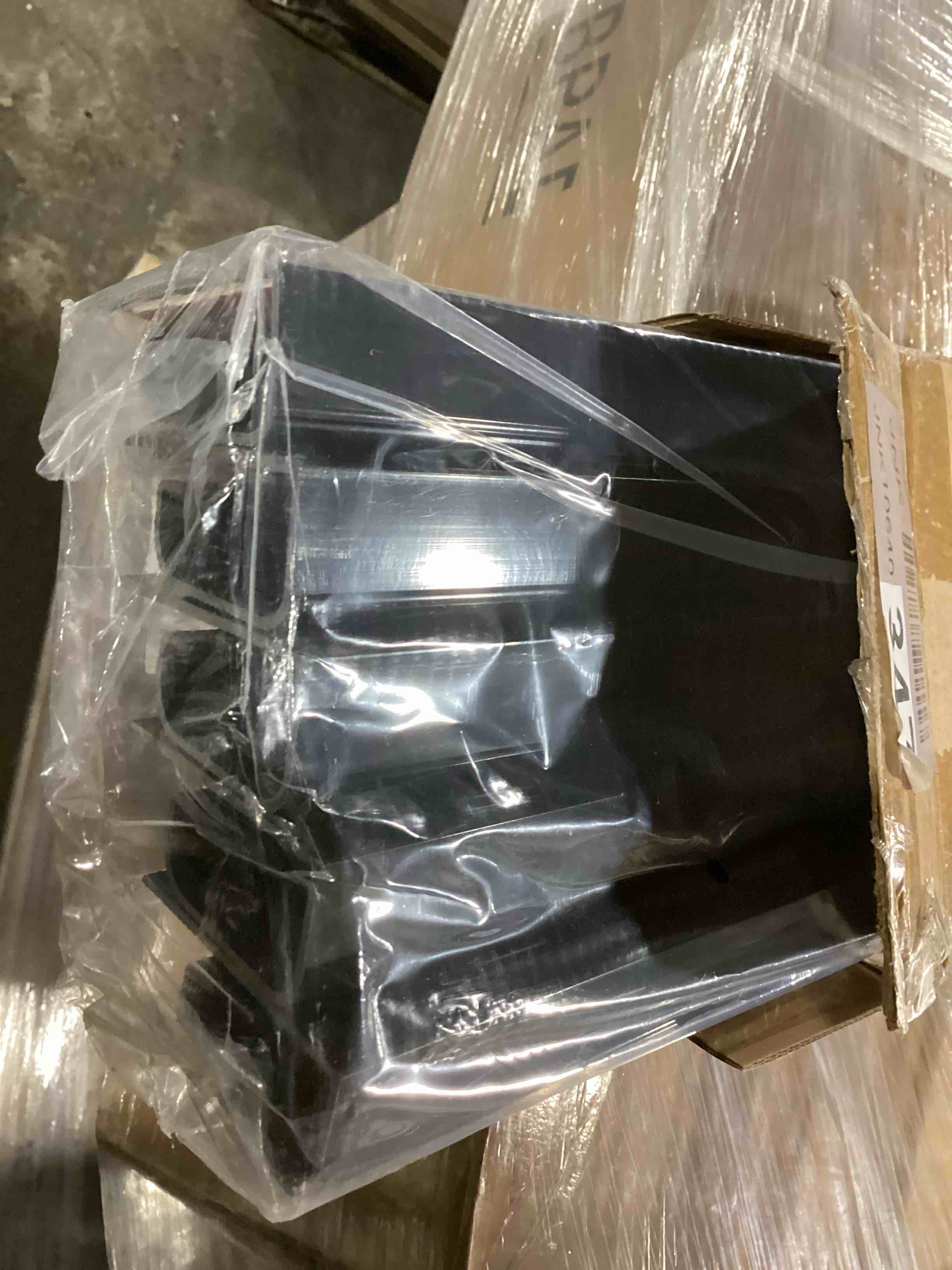 https://s3.amazonaws.com/lotting-images-prod/bidfta/TEA0471898_1730569254206.jpeg