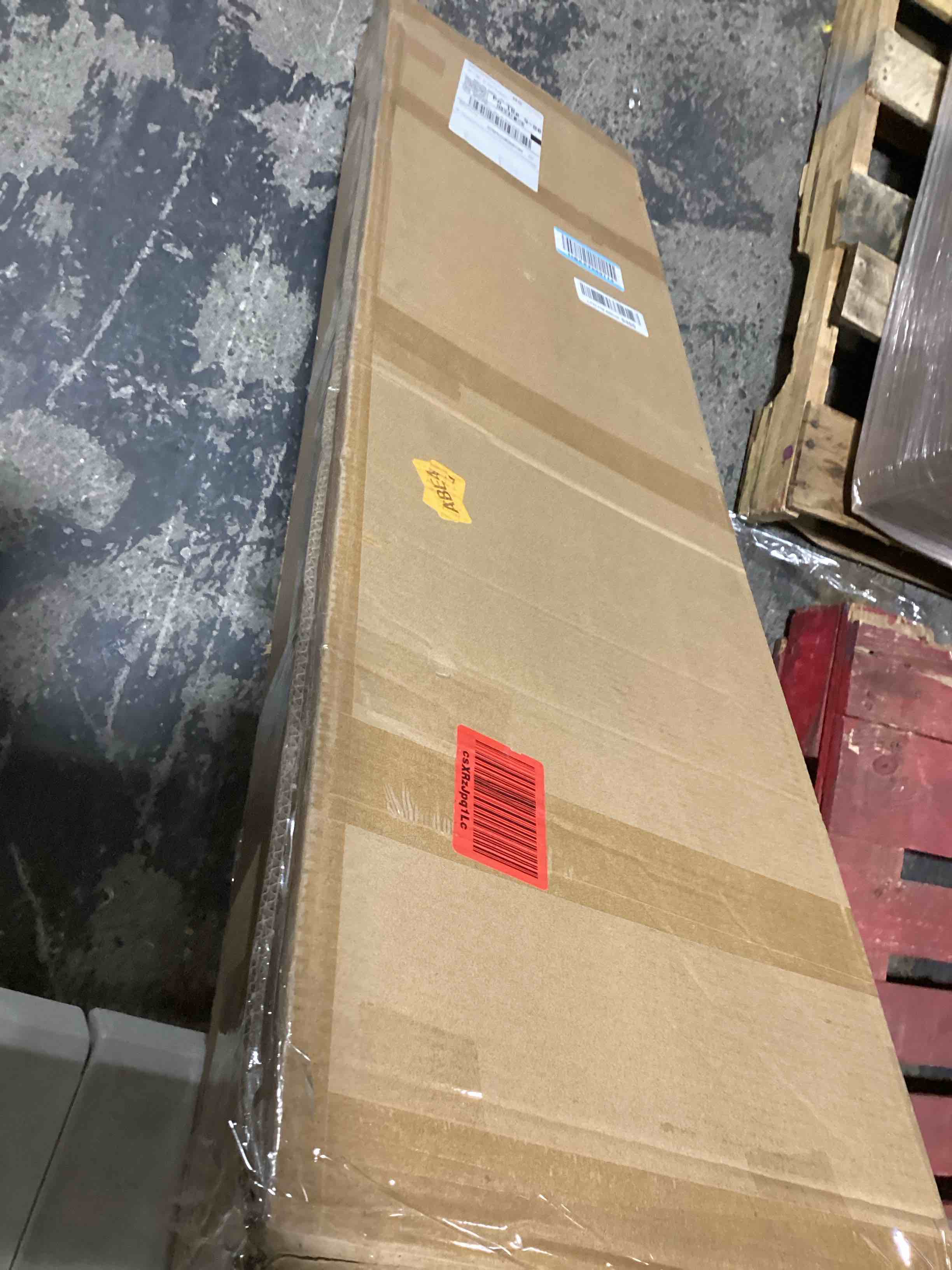 https://s3.amazonaws.com/lotting-images-prod/bidfta/TEA0471997_1730557842937.jpeg