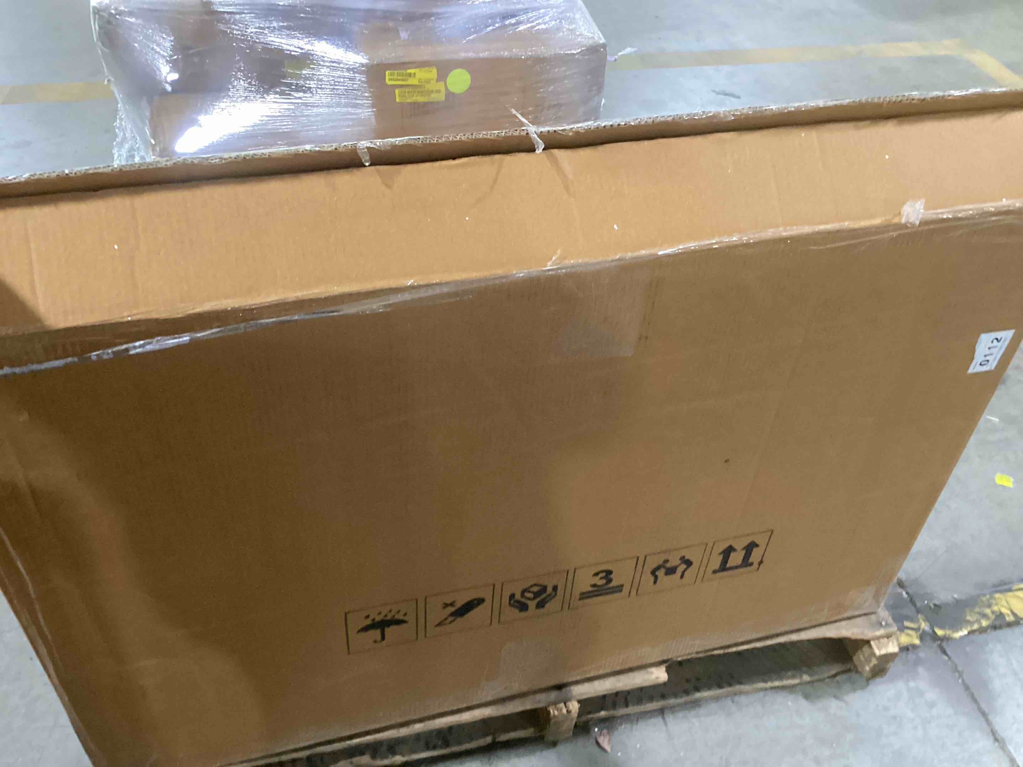https://s3.amazonaws.com/lotting-images-prod/bidfta/TEA0472282_1735840565002.jpeg