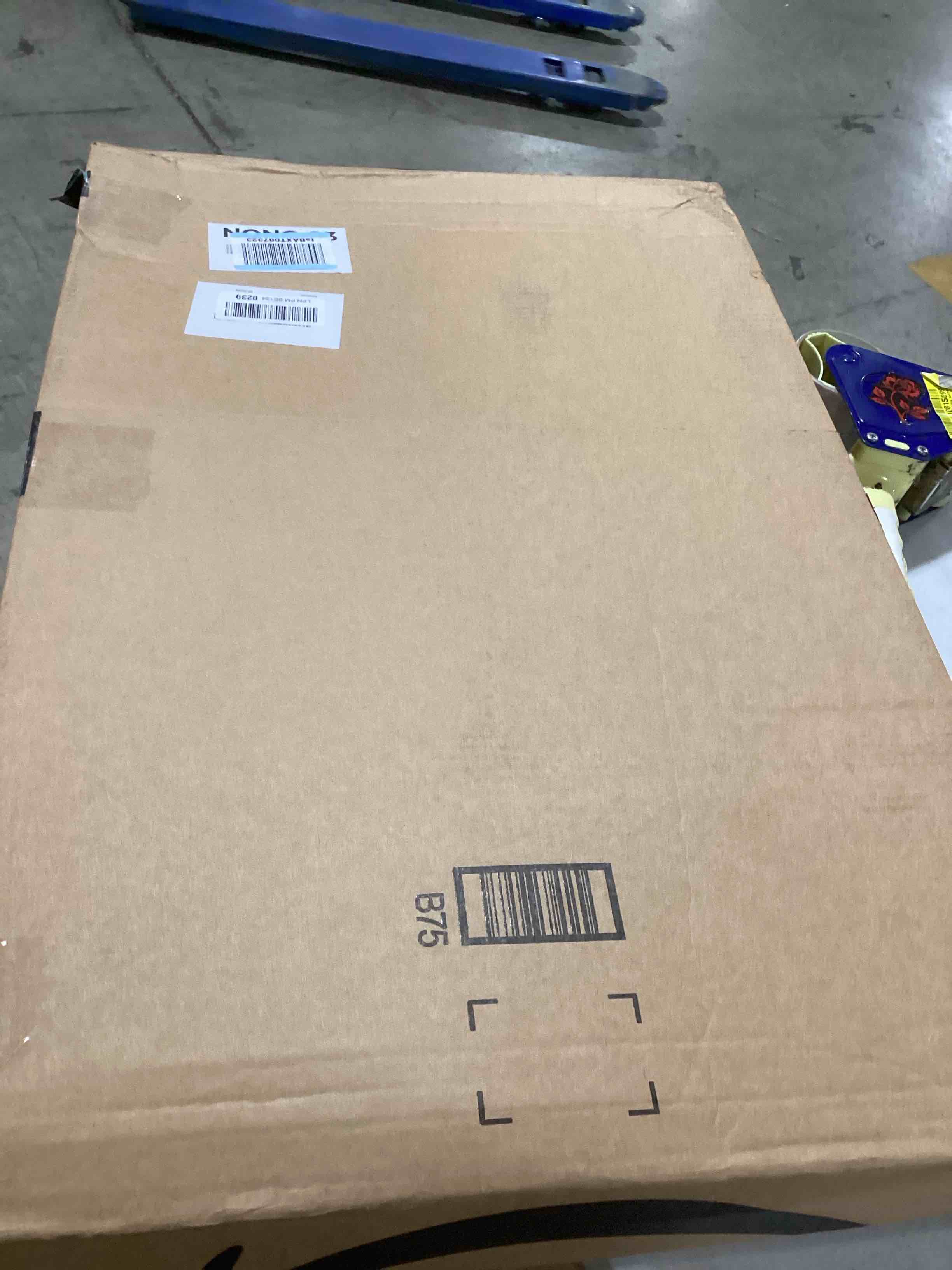 https://s3.amazonaws.com/lotting-images-prod/bidfta/TEA0473379_1733863693523.jpeg