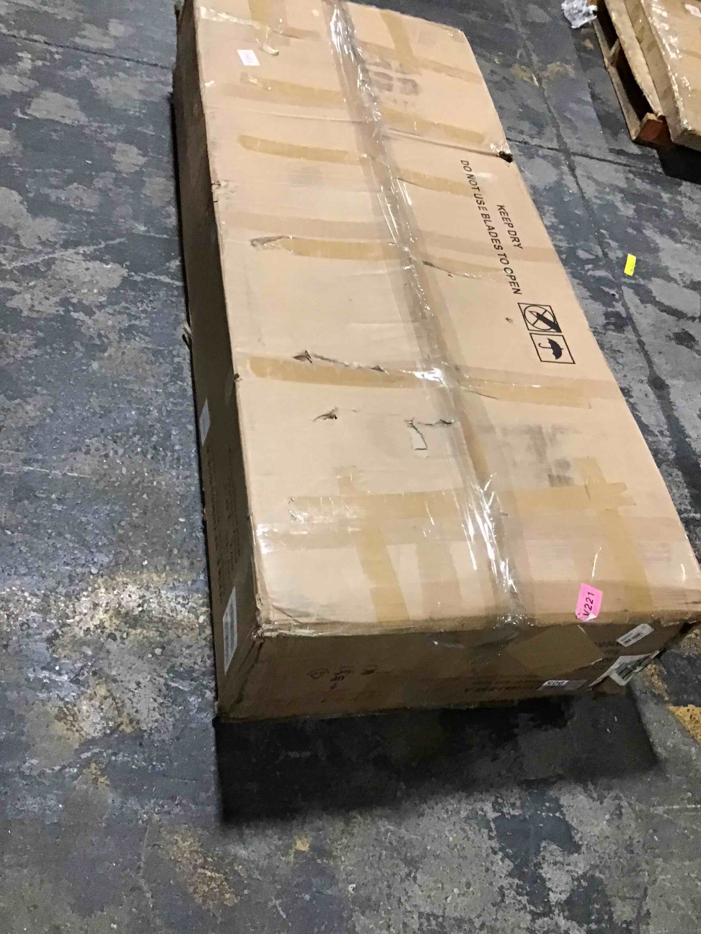 https://s3.amazonaws.com/lotting-images-prod/bidfta/TEA0473597_1731508449107.jpeg