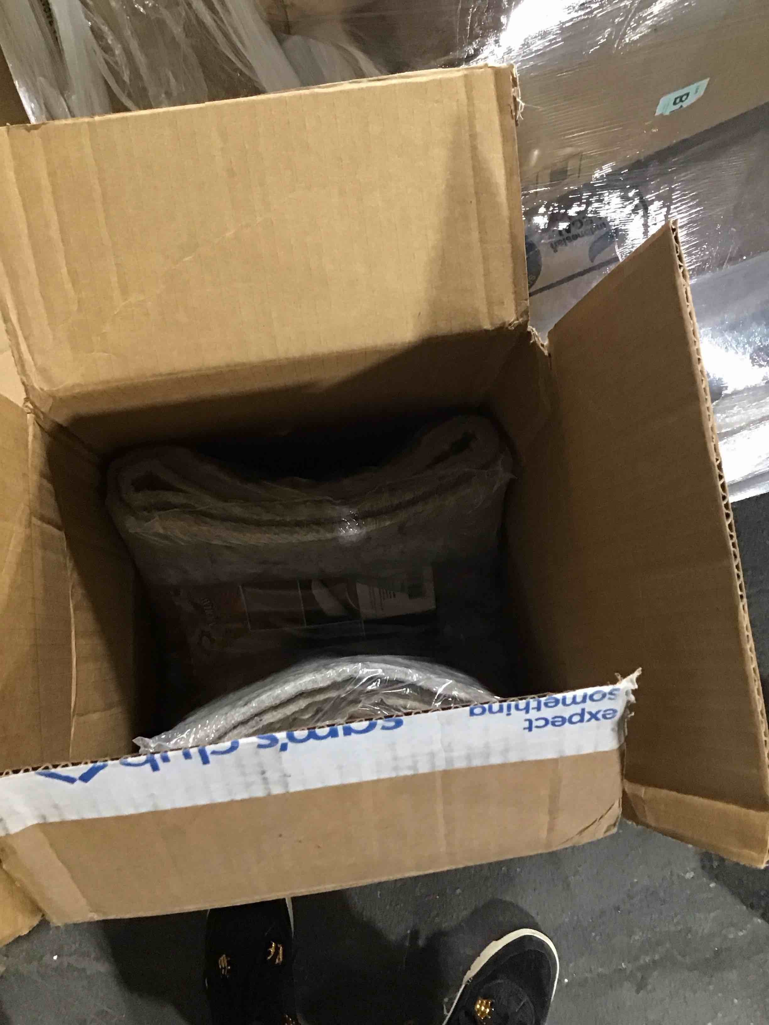 https://s3.amazonaws.com/lotting-images-prod/bidfta/TEA0473914_1730922344217.jpeg