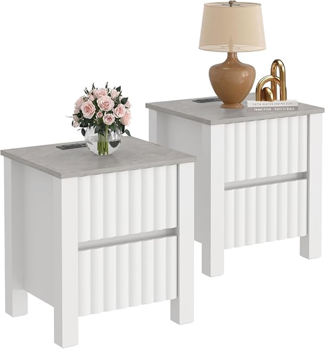 WAMPAT  Farmhouse End Table with Charging Station, White Wood Sofa Table, BedsideTable with USB Port for Living Room, Modern Nightstand for Bedroomoom
