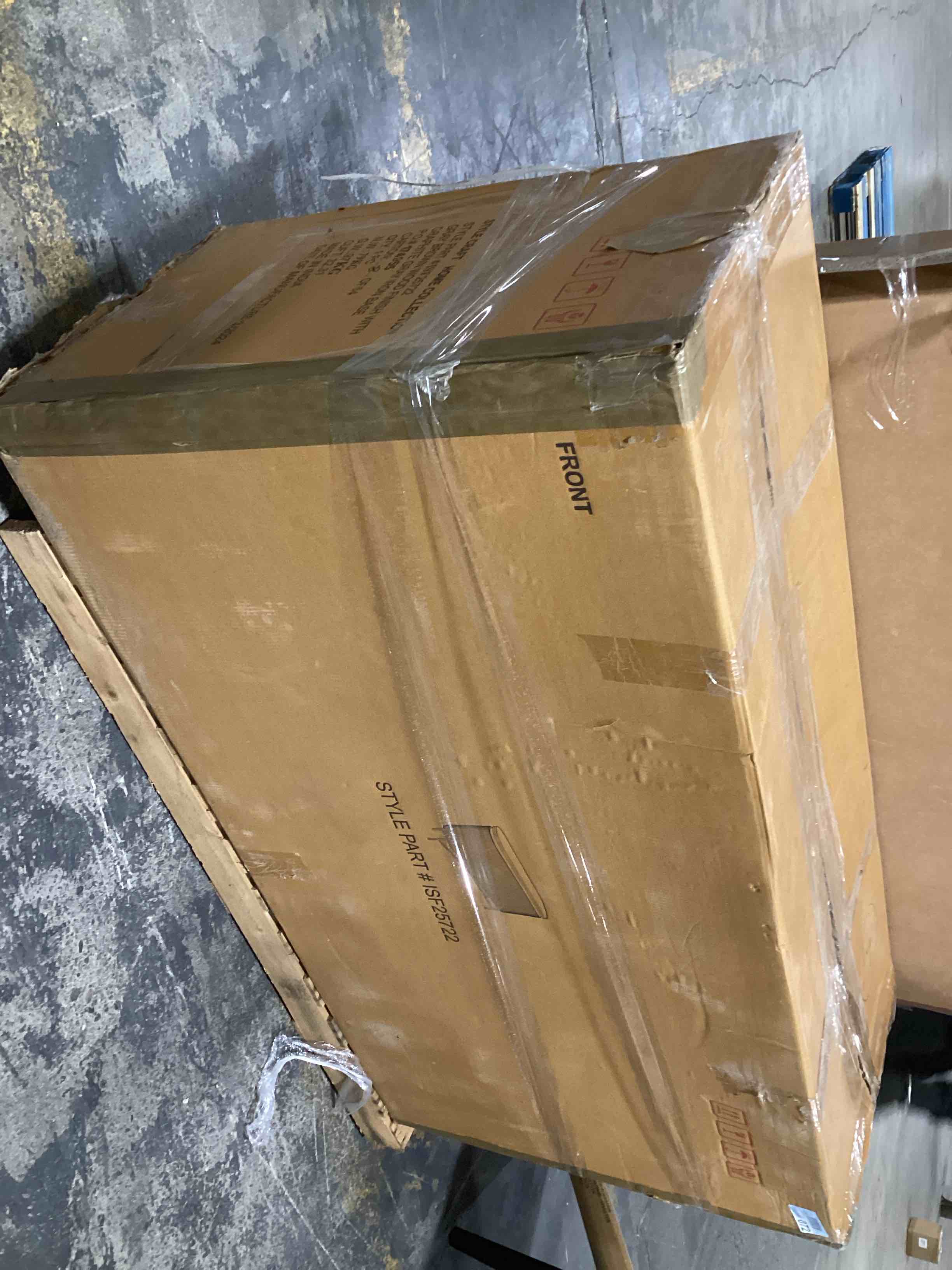 https://s3.amazonaws.com/lotting-images-prod/bidfta/TEA0475412_1731425974250.jpeg