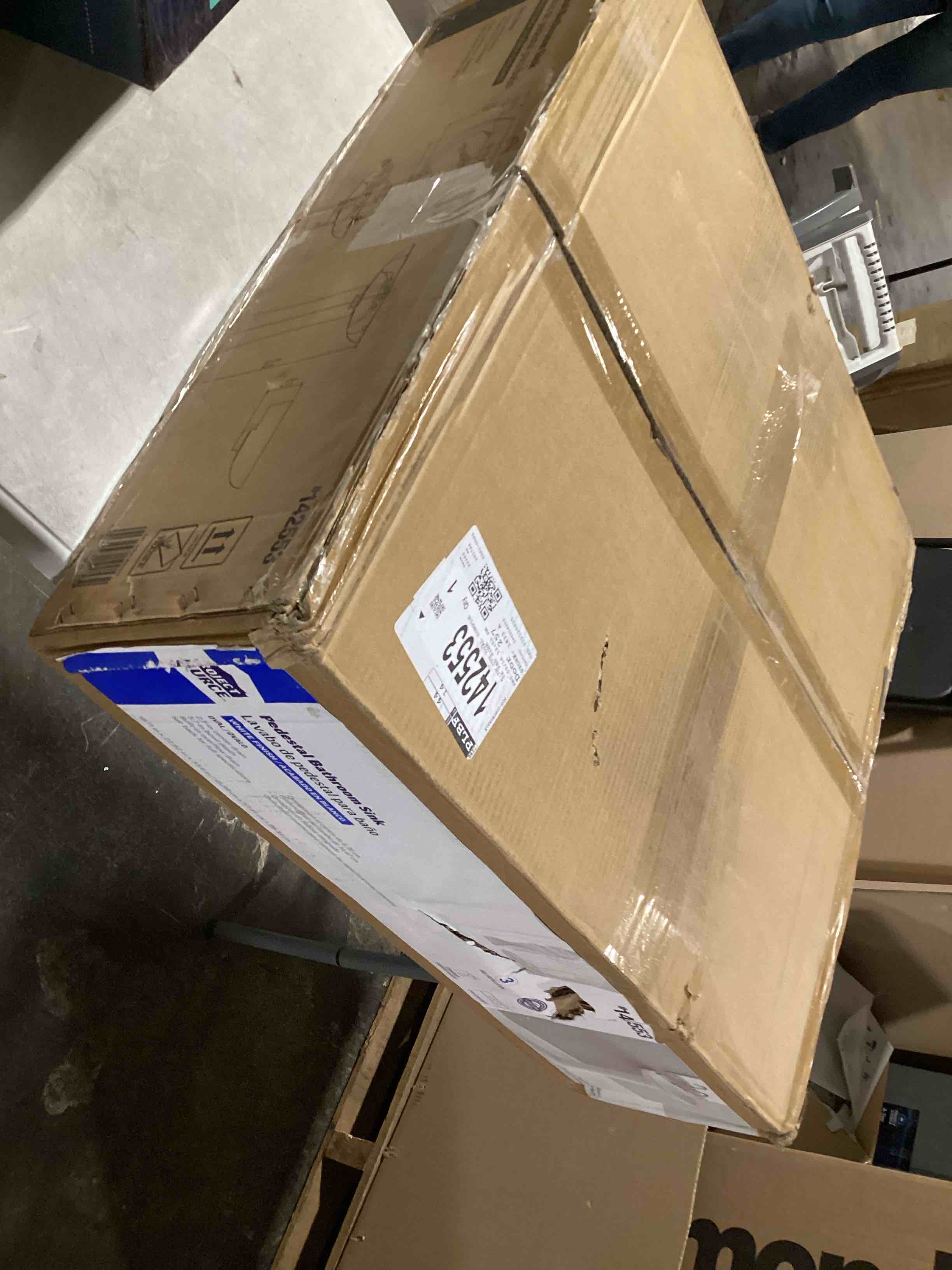 https://s3.amazonaws.com/lotting-images-prod/bidfta/TEA0475862_1730990422866.jpeg