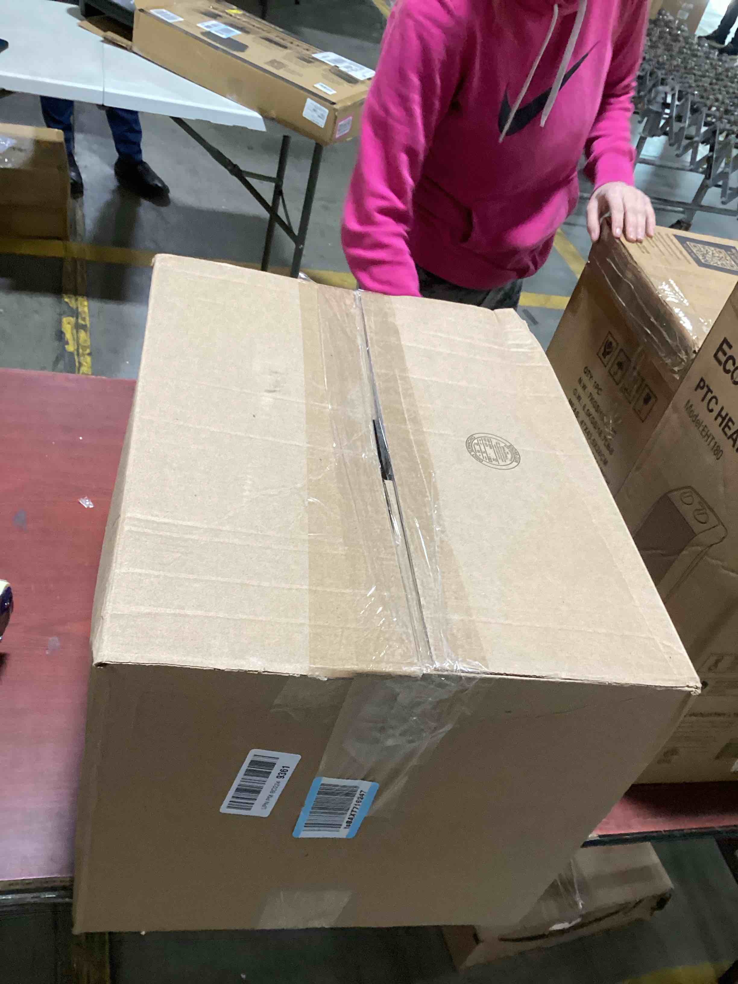 https://s3.amazonaws.com/lotting-images-prod/bidfta/TEA0476710_1731334943721.jpeg
