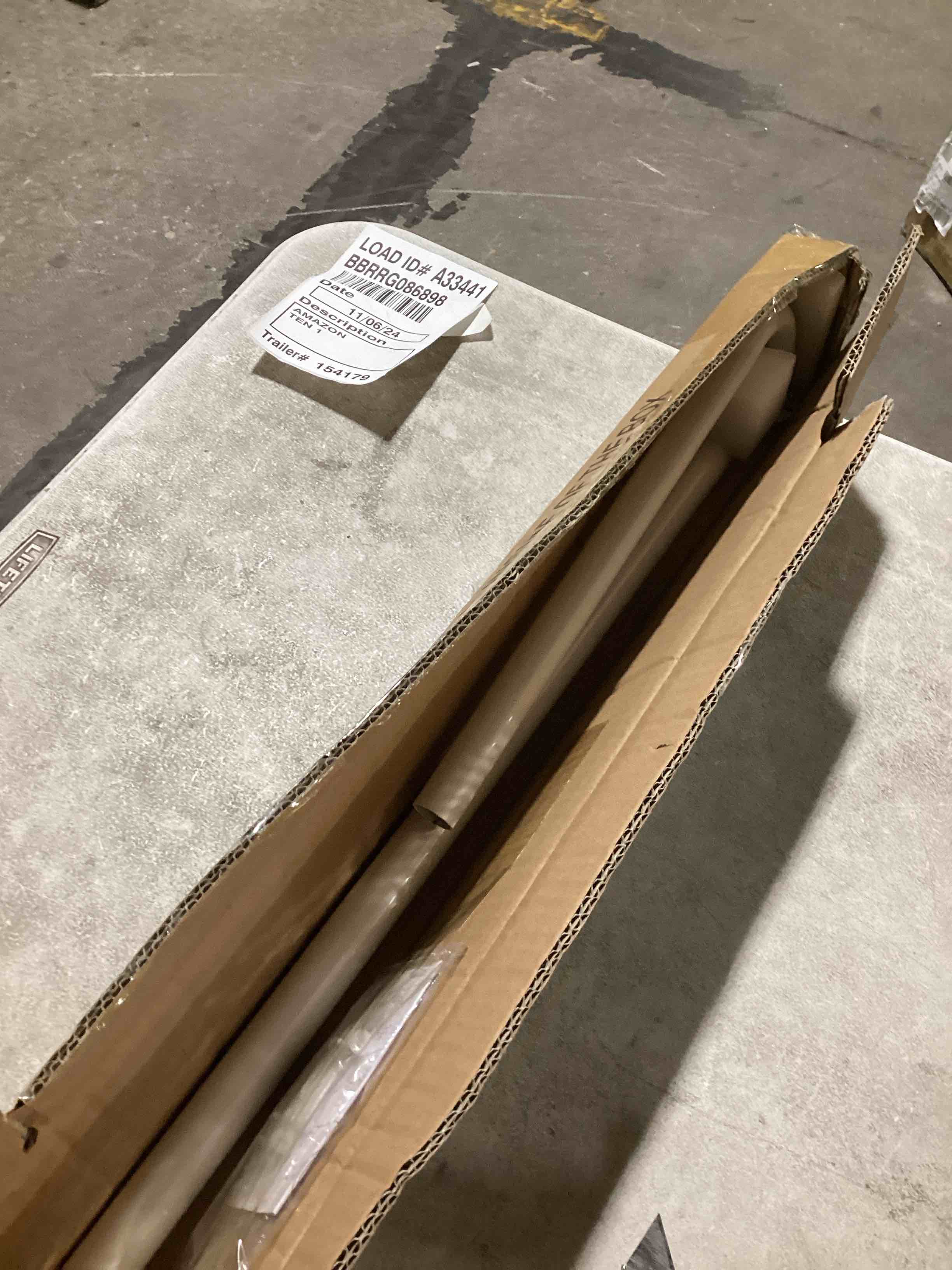 https://s3.amazonaws.com/lotting-images-prod/bidfta/TEA0477286_1730994645295.jpeg