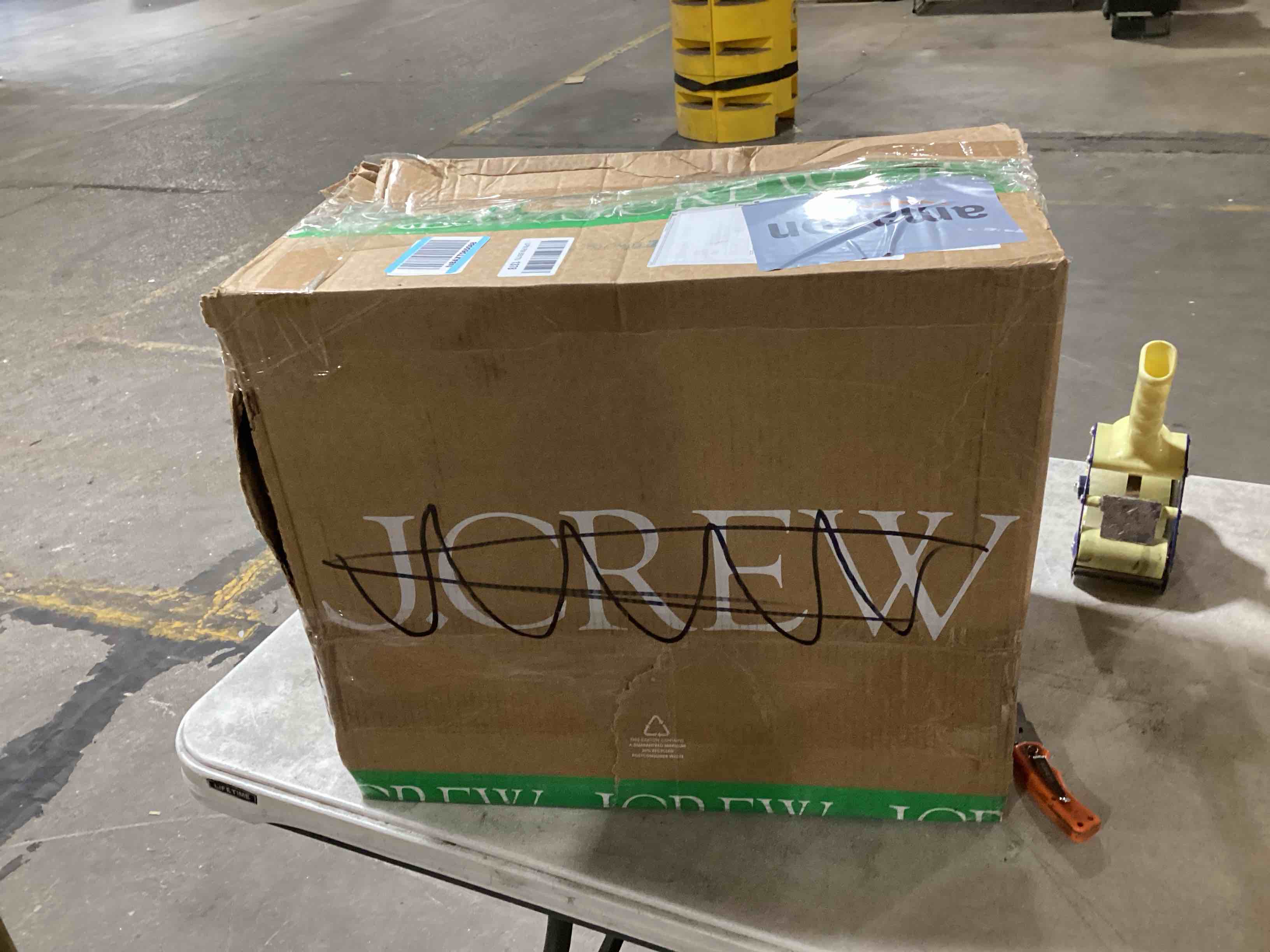 https://s3.amazonaws.com/lotting-images-prod/bidfta/TEA0477372_1730988162859.jpeg