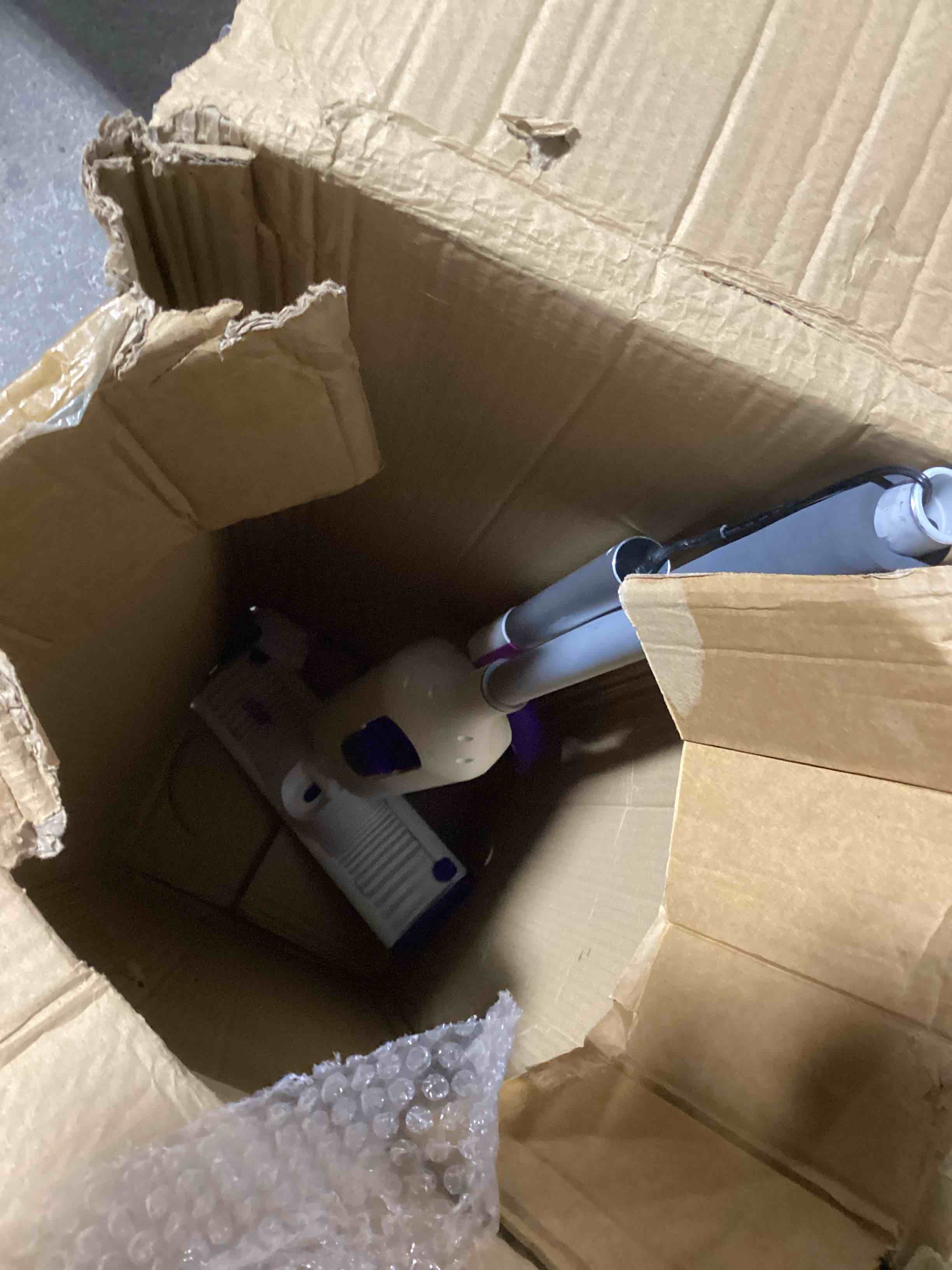 https://s3.amazonaws.com/lotting-images-prod/bidfta/TEA0477446_1730926627772.jpeg