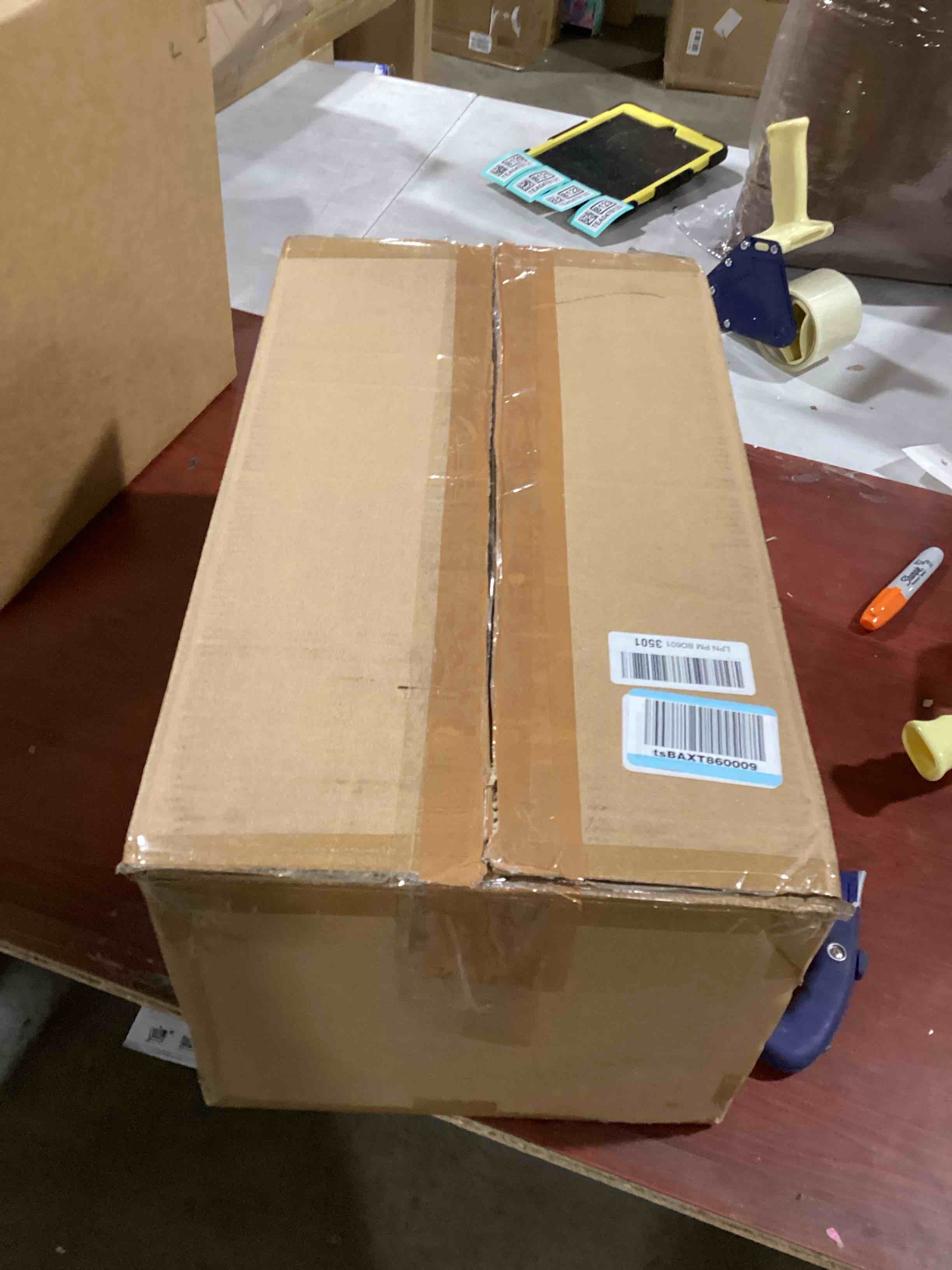 https://s3.amazonaws.com/lotting-images-prod/bidfta/TEA0478092_1732732646606.jpeg