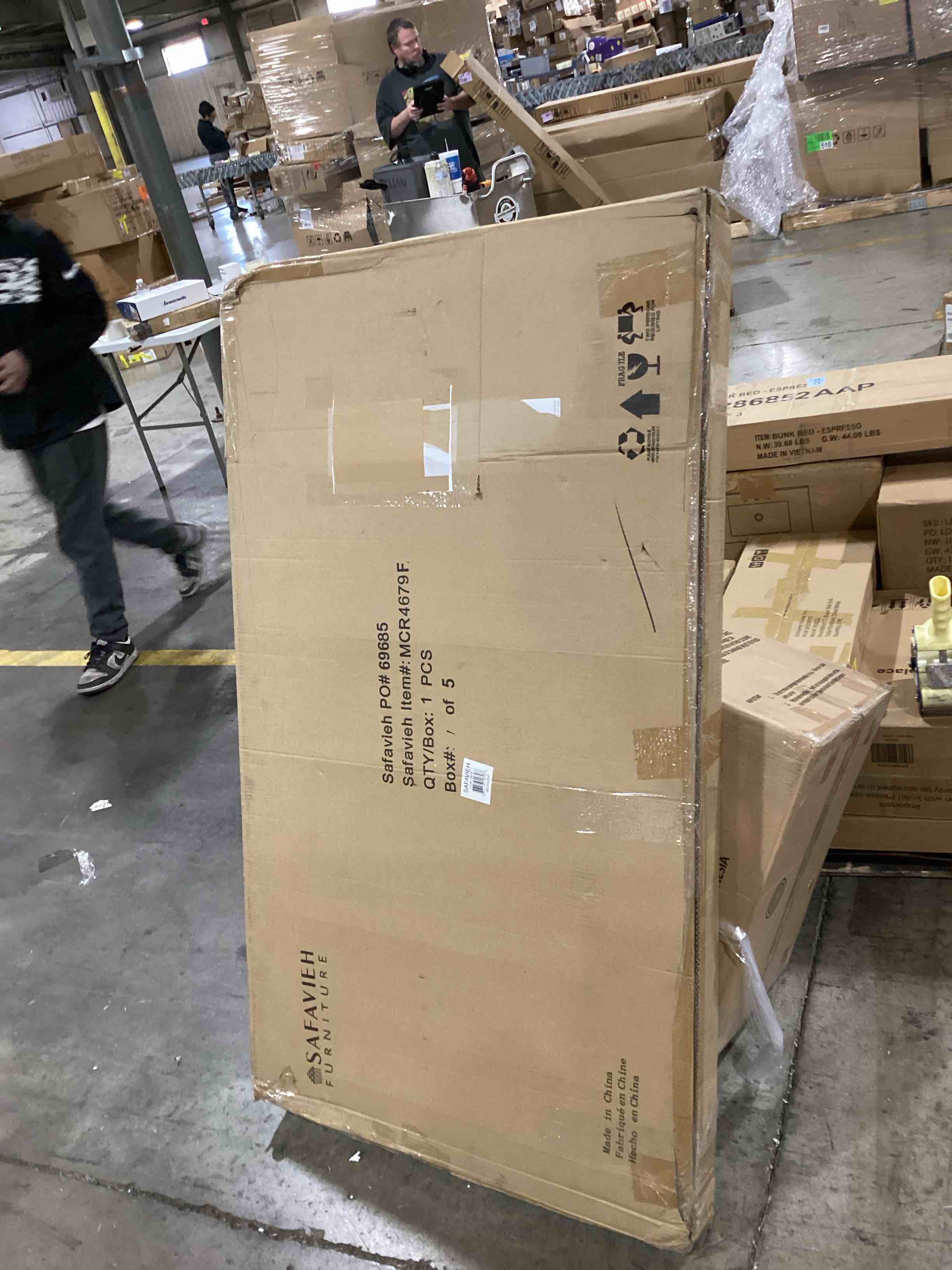 https://s3.amazonaws.com/lotting-images-prod/bidfta/TEA0478491_1732645249925.jpeg