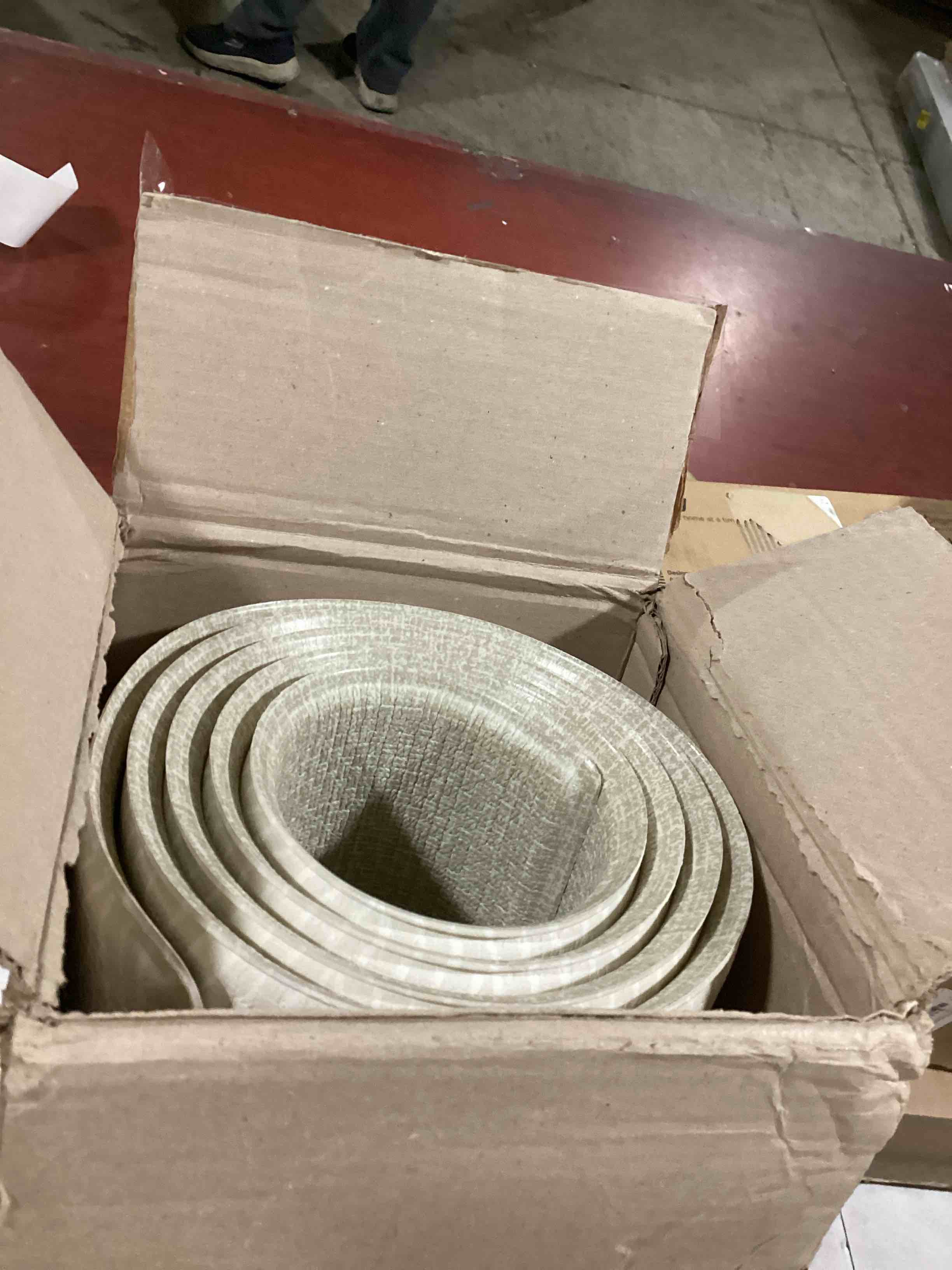 https://s3.amazonaws.com/lotting-images-prod/bidfta/TEA0478702_1732627304917.jpeg