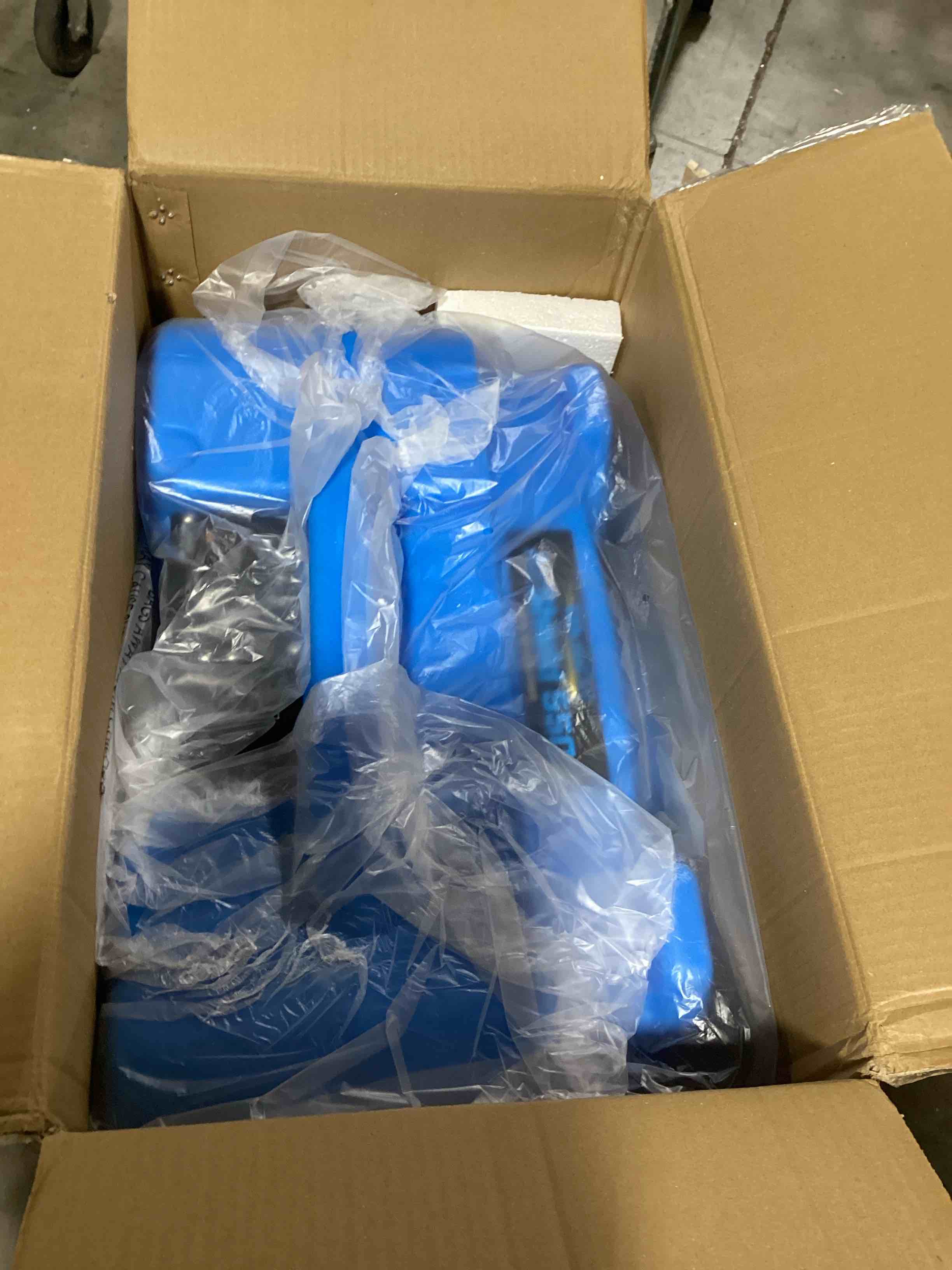 https://s3.amazonaws.com/lotting-images-prod/bidfta/TEA0479502_1732031831881.jpeg