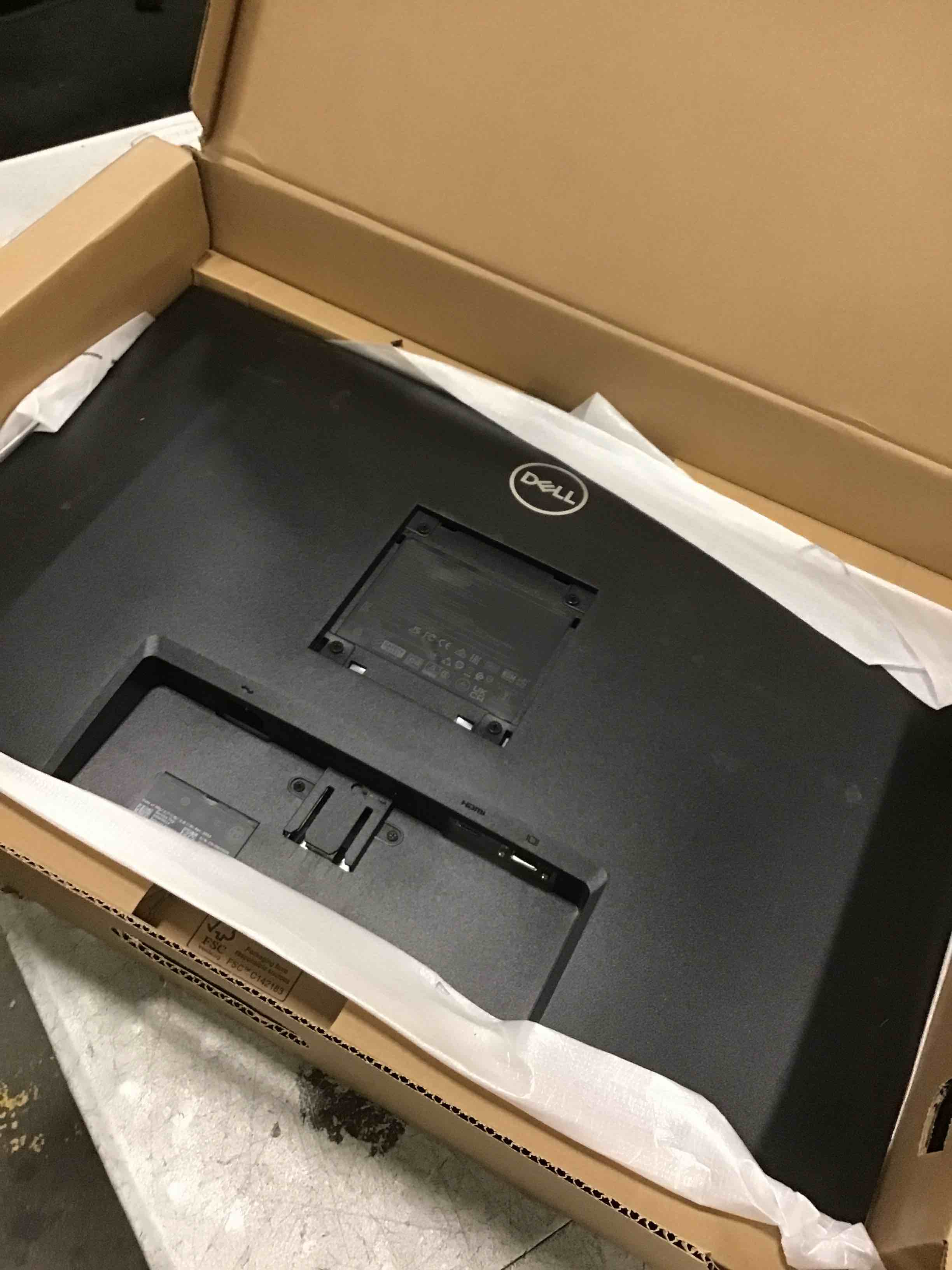 https://s3.amazonaws.com/lotting-images-prod/bidfta/TEA0480930_1731699289626.jpeg