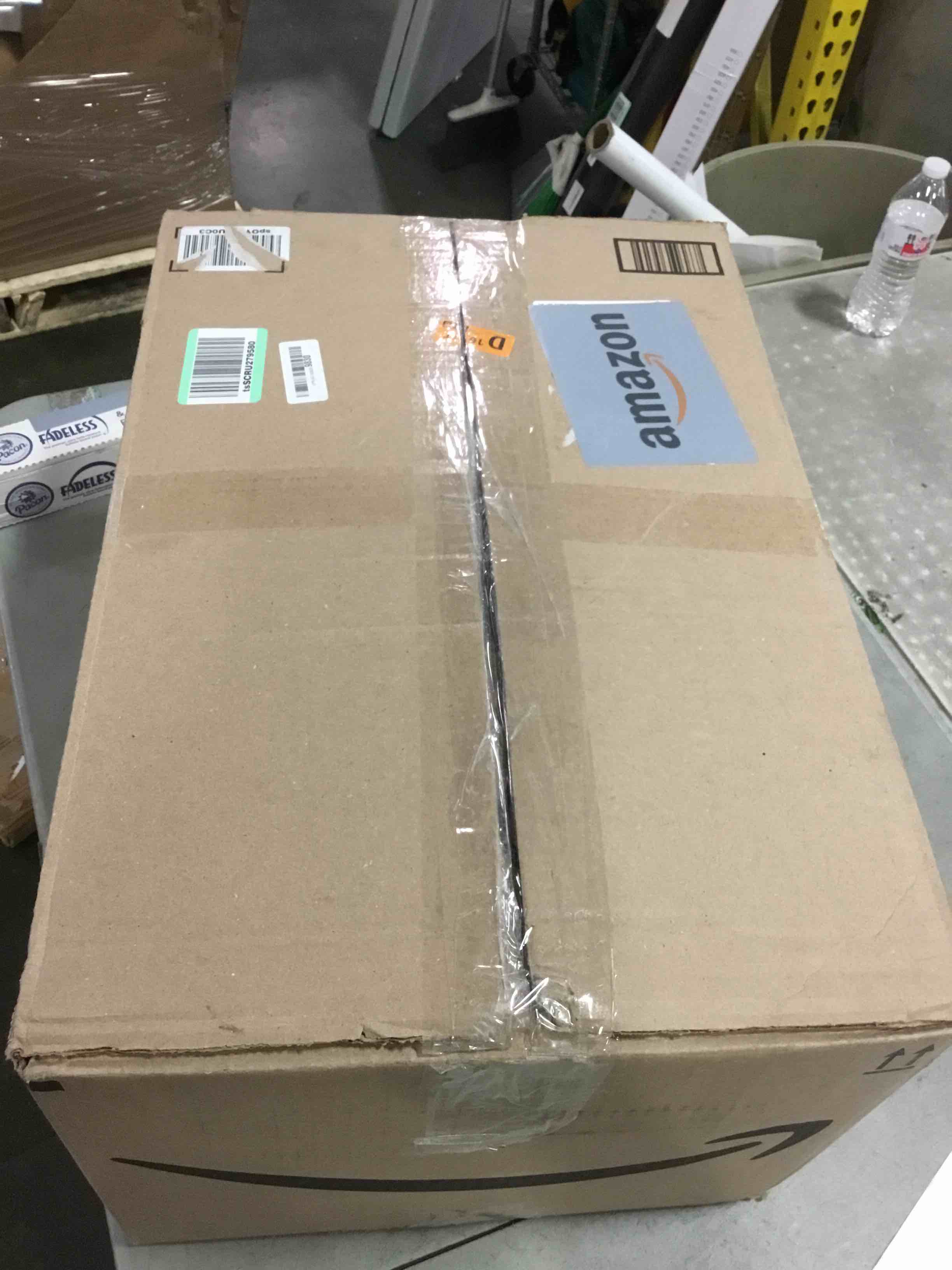 https://s3.amazonaws.com/lotting-images-prod/bidfta/TEA0481892_1730126435121.jpeg