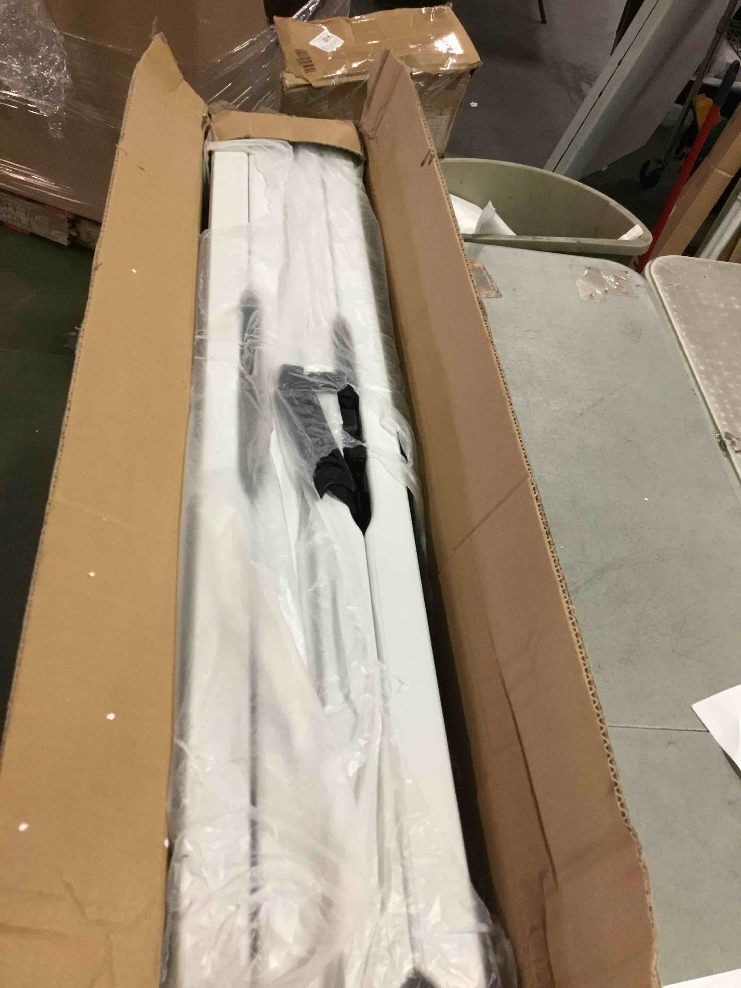 https://s3.amazonaws.com/lotting-images-prod/bidfta/TEA0481989_1729880759769.jpeg