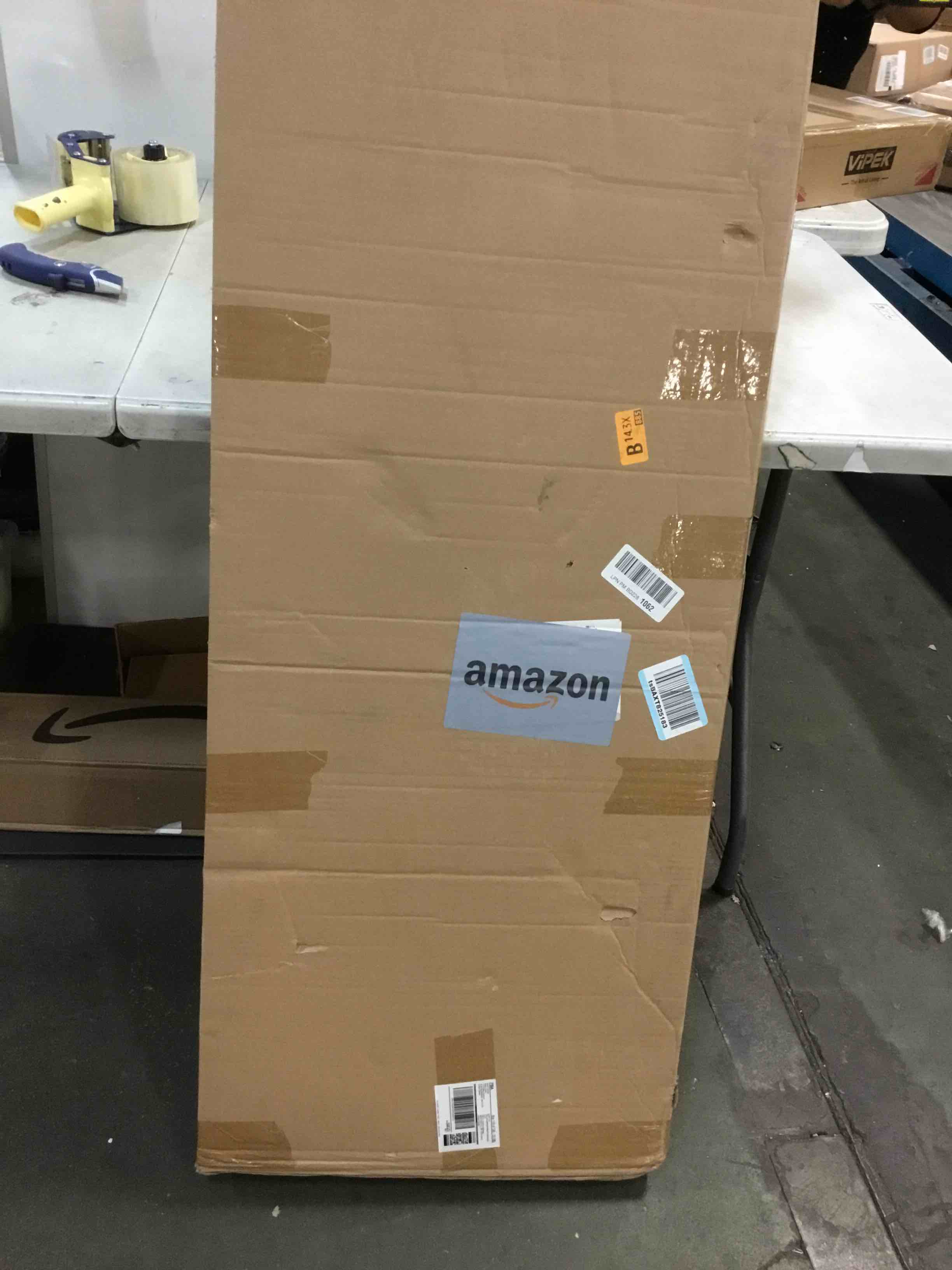https://s3.amazonaws.com/lotting-images-prod/bidfta/TEA0482373_1731112848527.jpeg