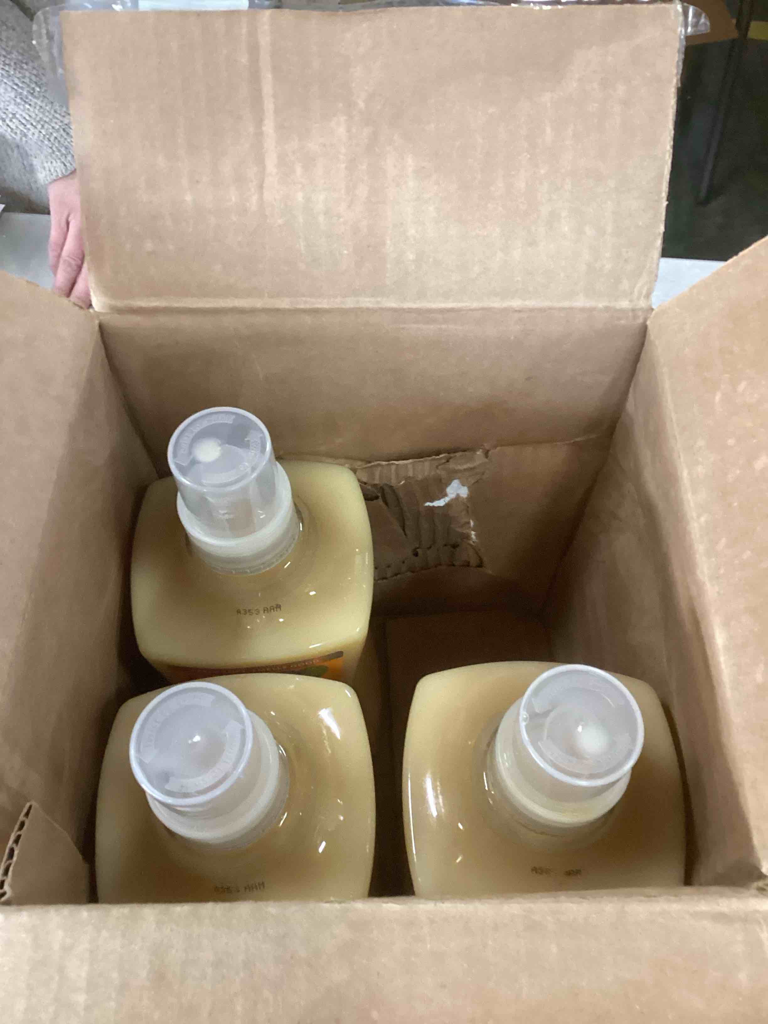 https://s3.amazonaws.com/lotting-images-prod/bidfta/TEA0484343_1730381037261.jpeg