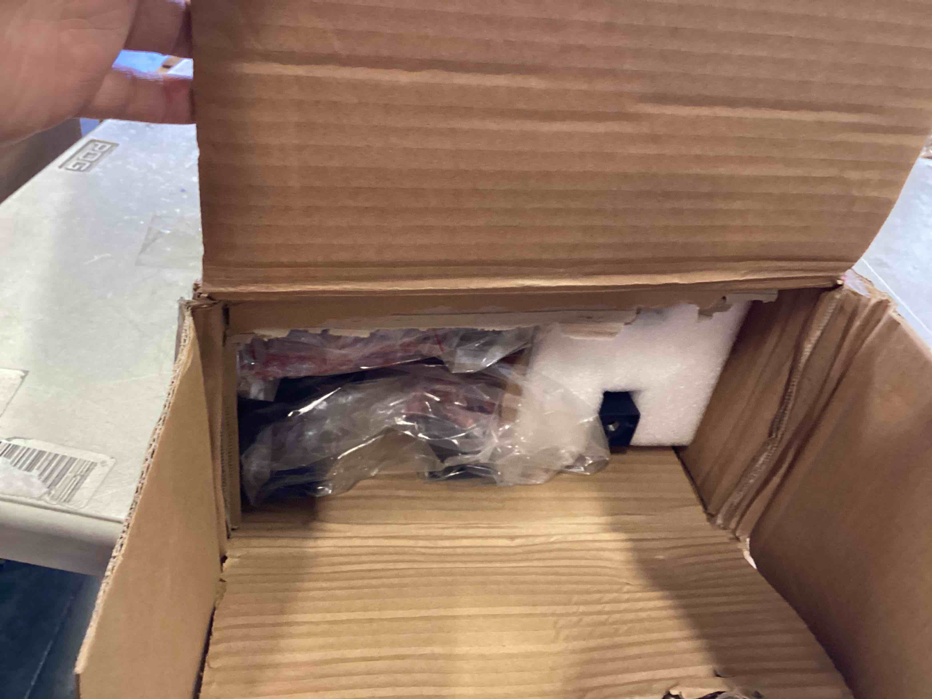 https://s3.amazonaws.com/lotting-images-prod/bidfta/TEA0484973_1729784337321.jpeg