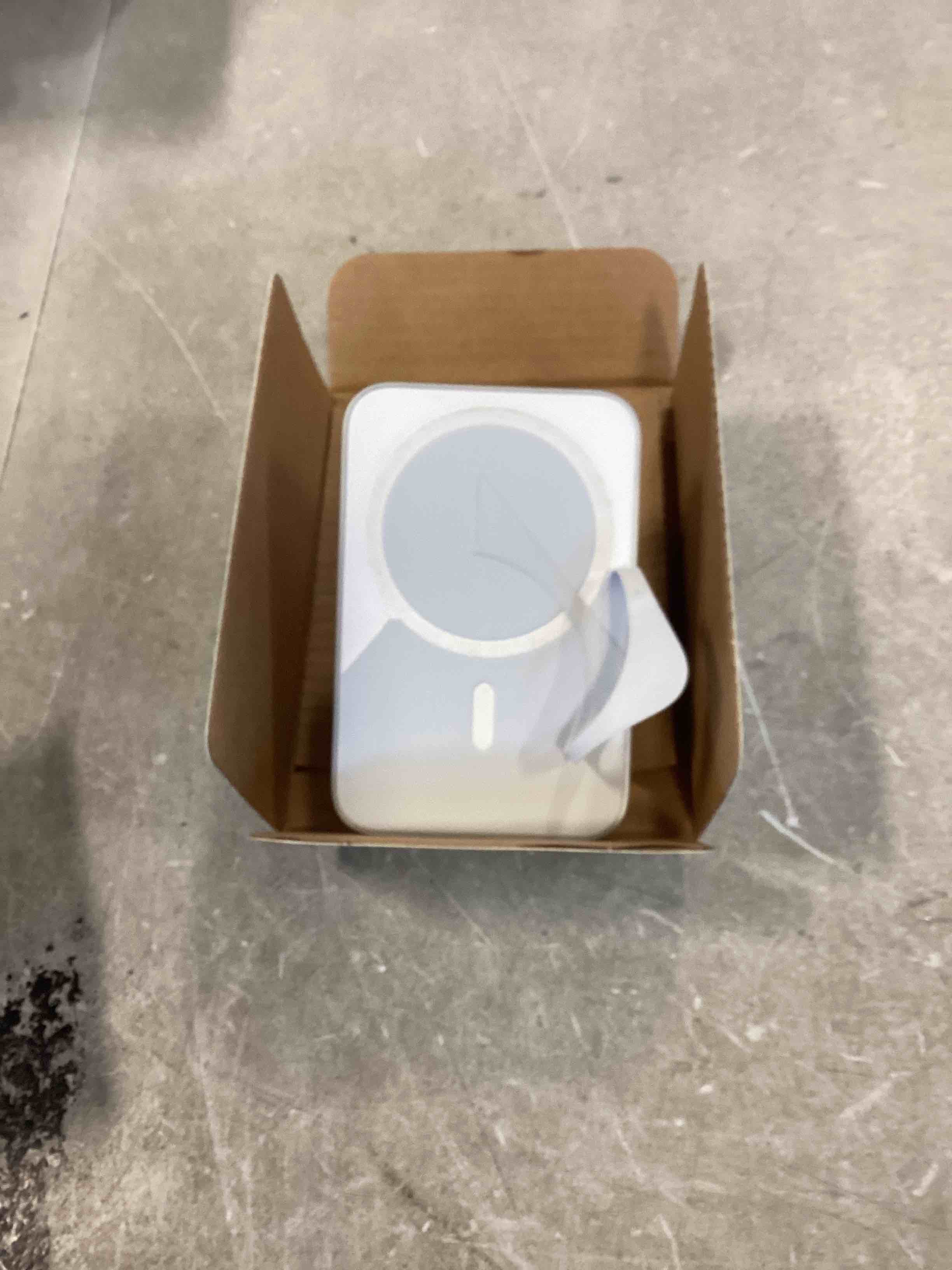 https://s3.amazonaws.com/lotting-images-prod/bidfta/TEA0485204_1729694704517.jpeg